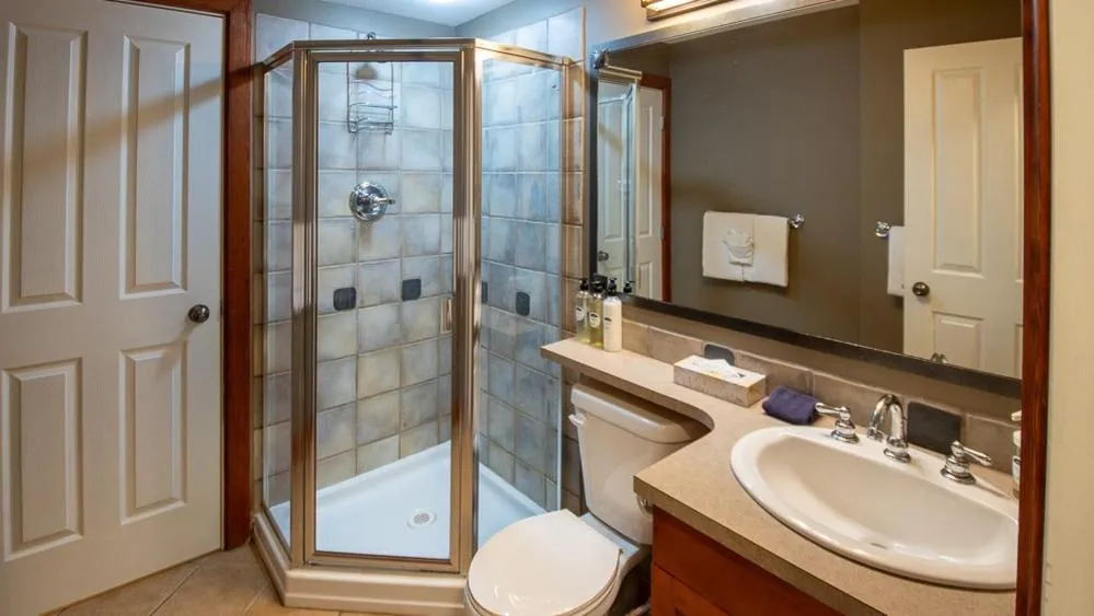 Timberline Lodges by Fernie Lodging Co