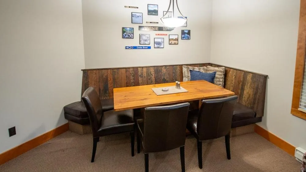 Timberline Lodges by Fernie Lodging Co