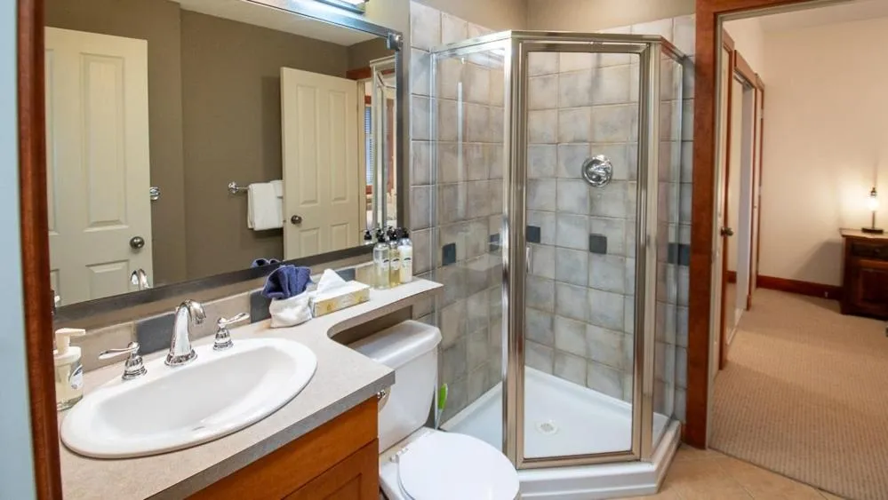 Timberline Lodges by Fernie Lodging Co