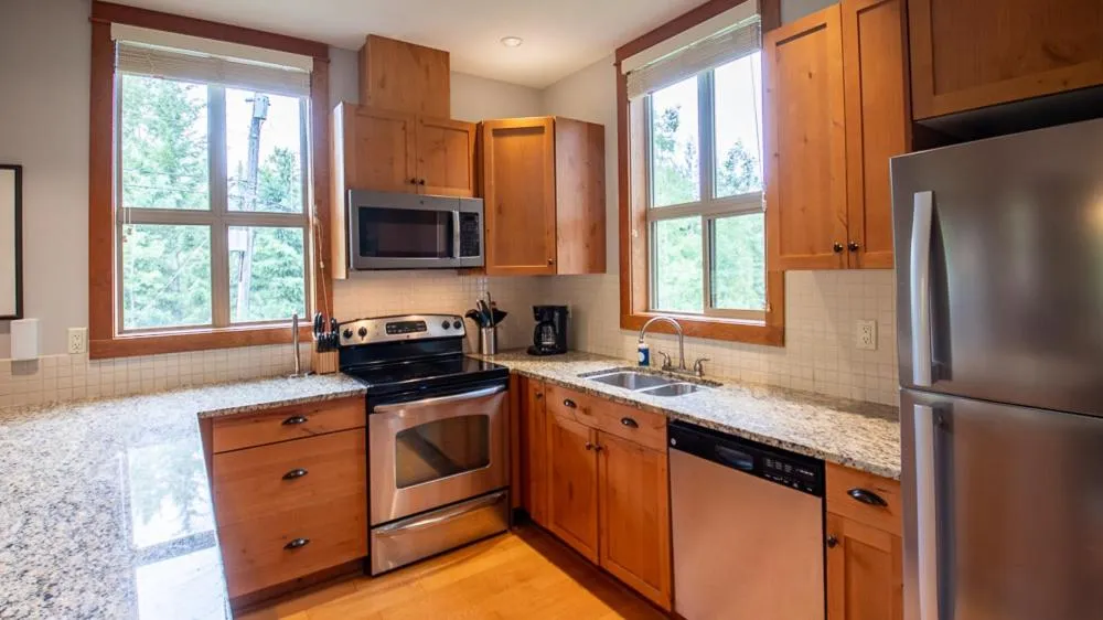 Timberline Lodges by Fernie Lodging Co