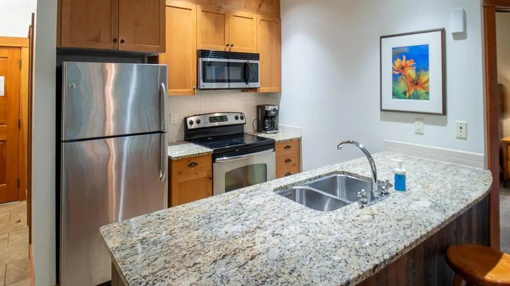 Timberline Lodges by Fernie Lodging Co