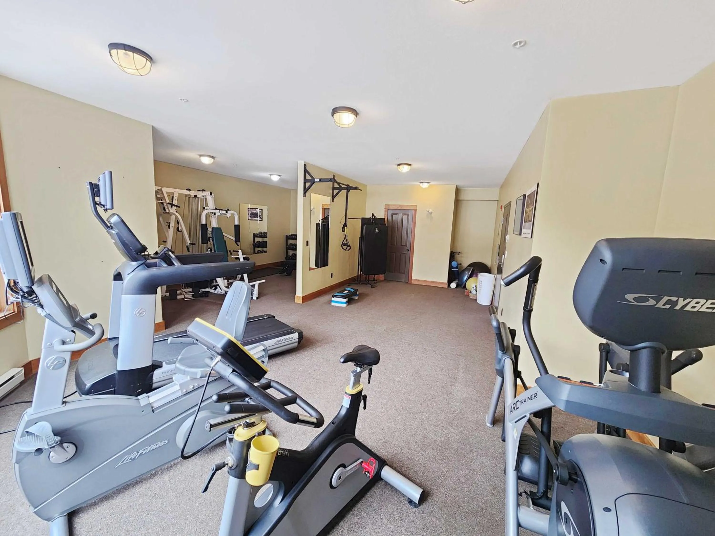 Timberline Lodges by Fernie Lodging Co