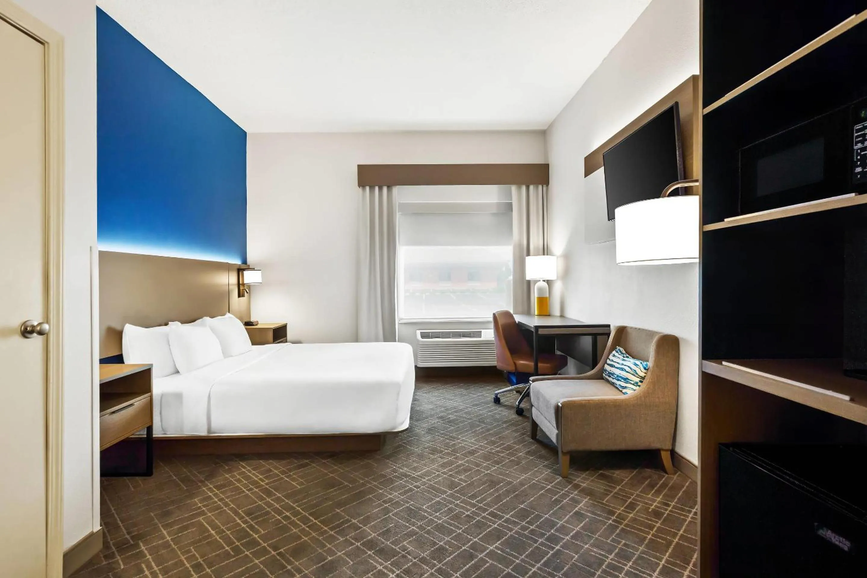 Bedroom, Bed in Comfort Inn & Suites O'Fallon - St Louis Area