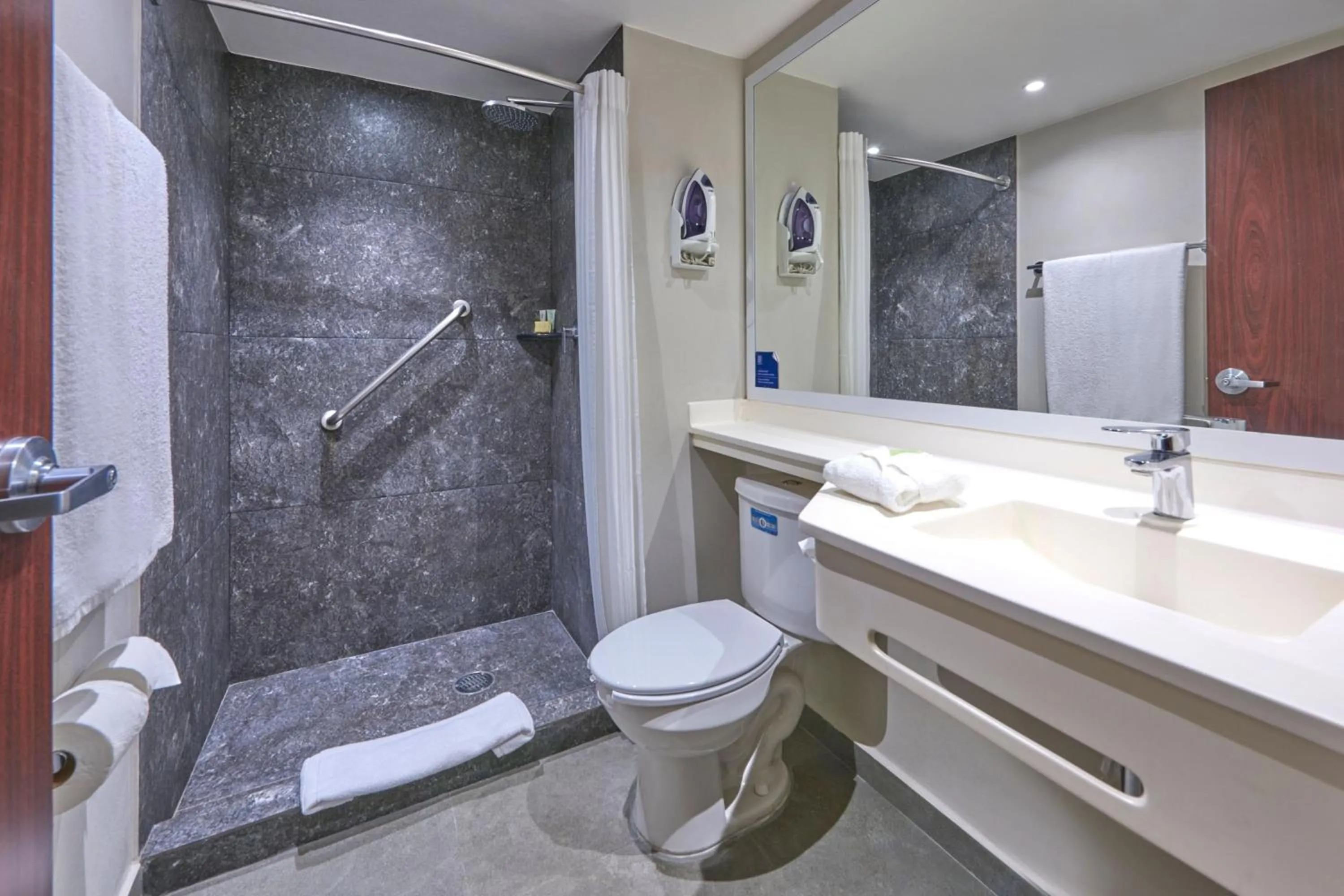 Bathroom in City Express by Marriott Playa del Carmen