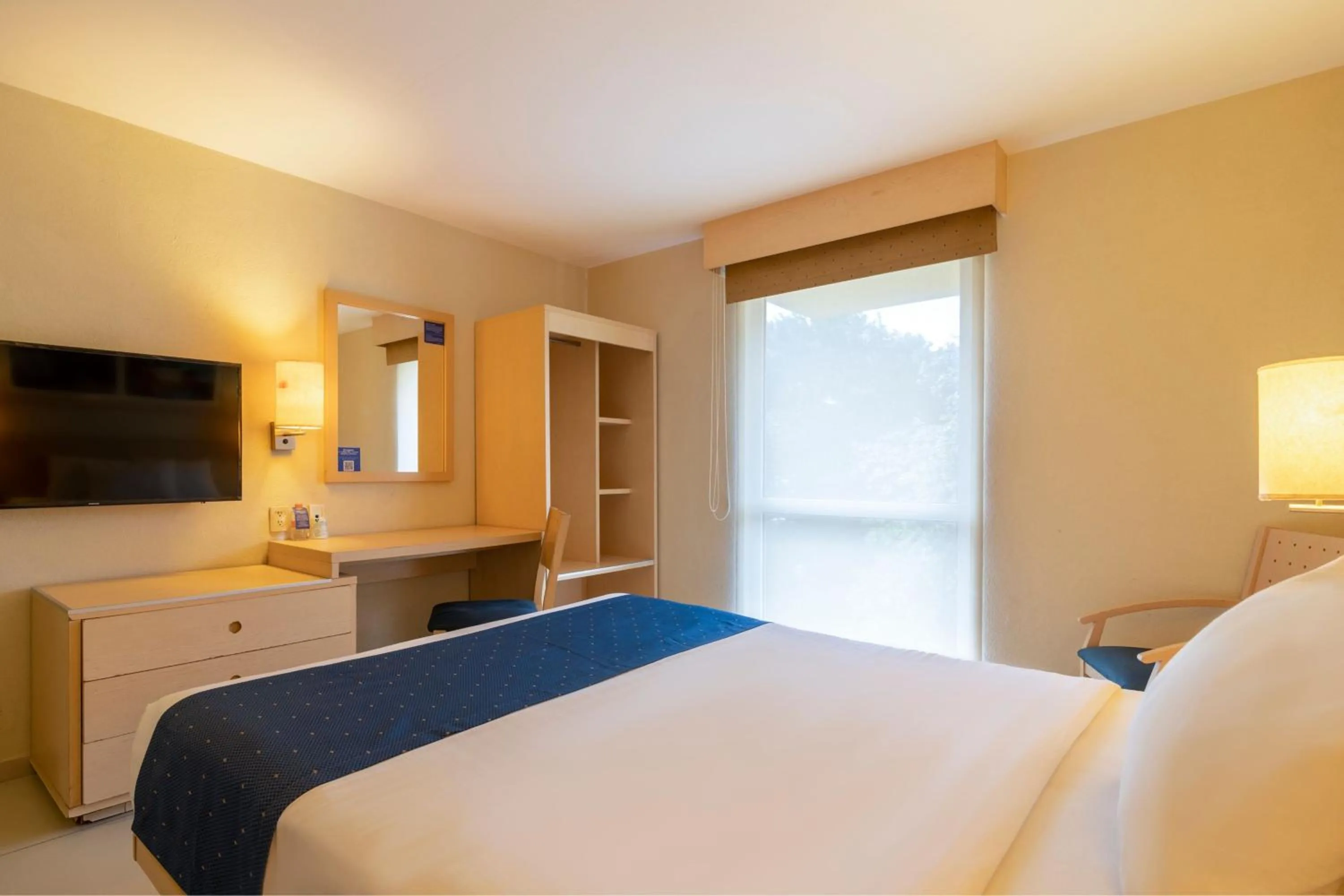 Bedroom, Bed in City Express by Marriott Playa del Carmen