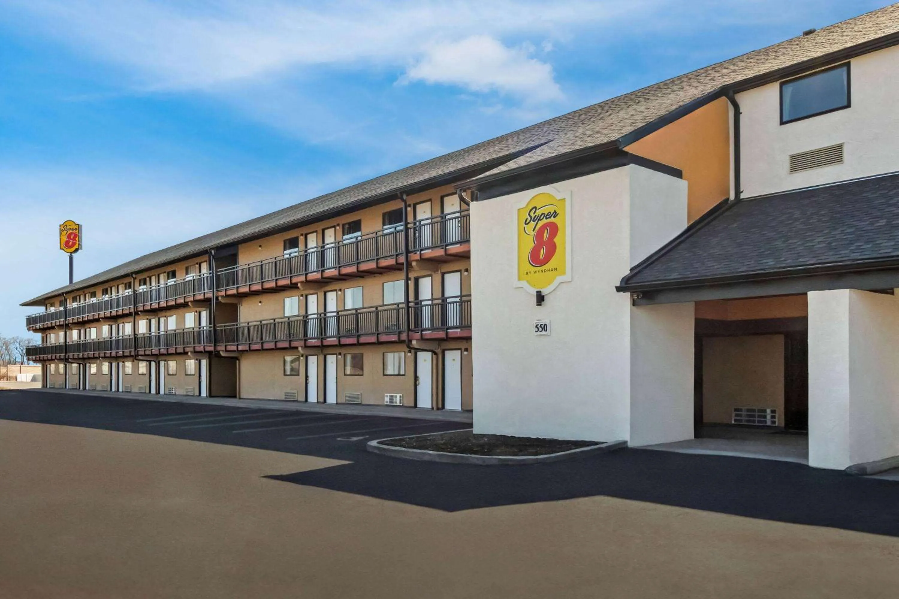 Property building in Super 8 by Wyndham Vandalia/Dayton International Airport