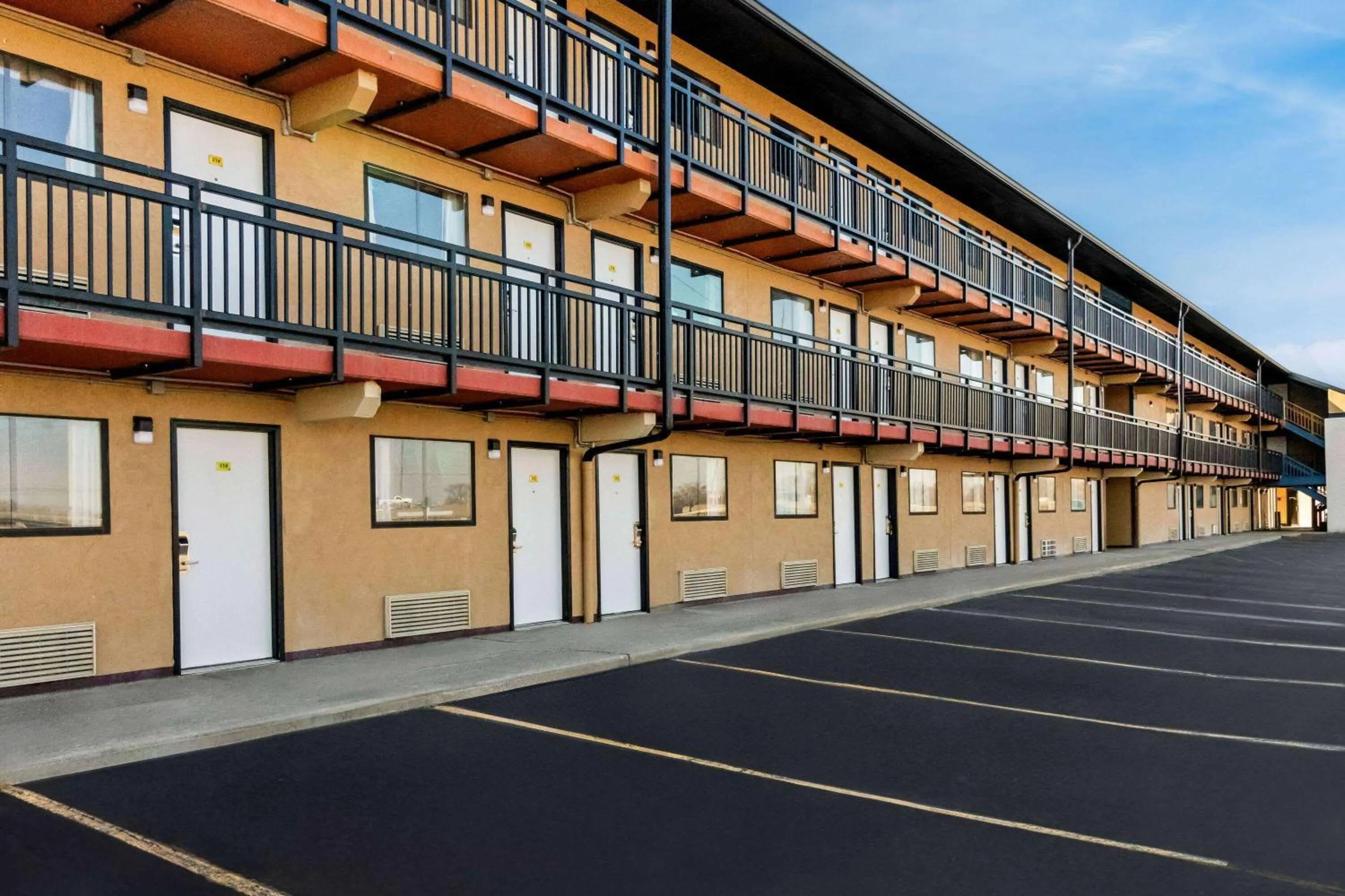 Property building in Super 8 by Wyndham Vandalia/Dayton International Airport