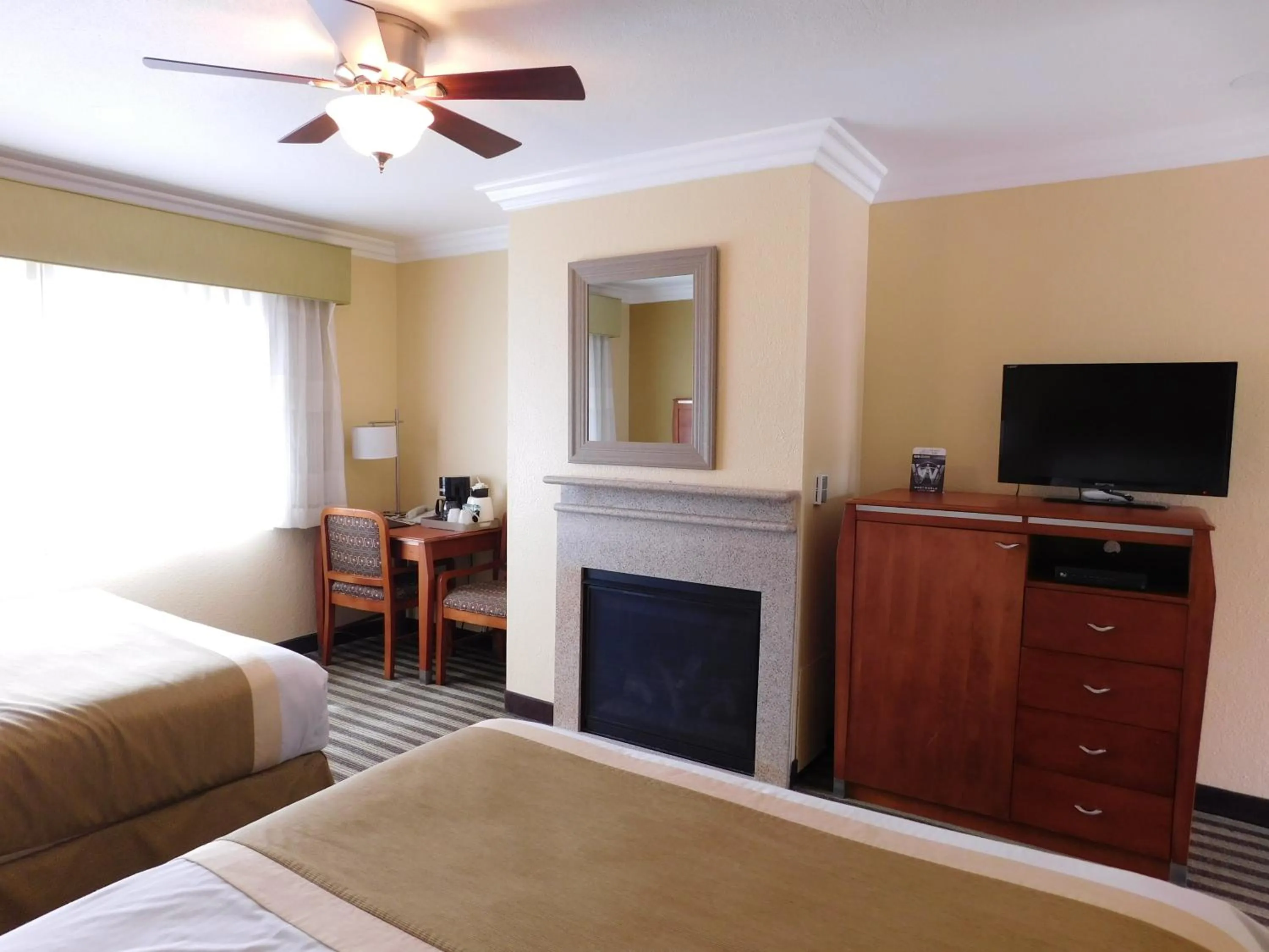 TV and multimedia, Bed in Deer Haven Inn