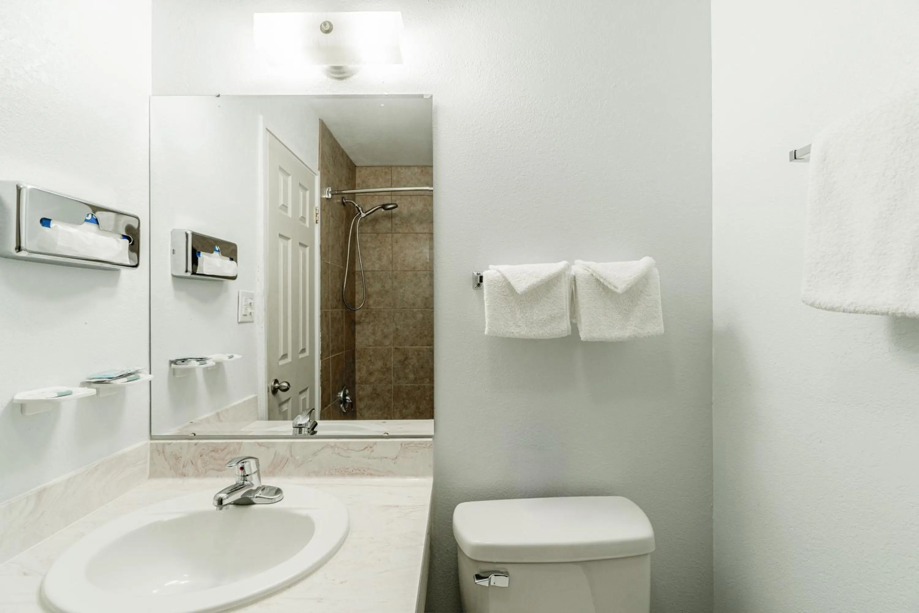 Bathroom in Hotel O Longhorn Boise City OK