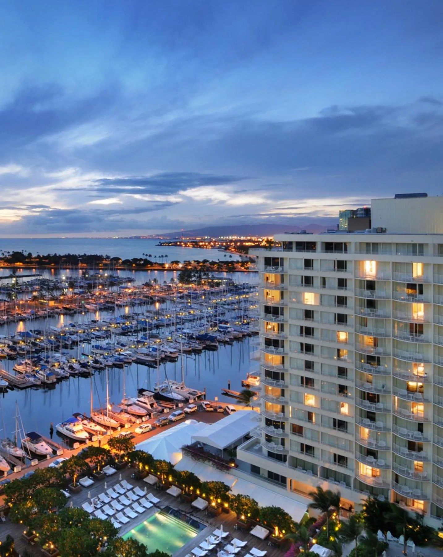 Property building in Hilton Vacation Club The Modern Honolulu