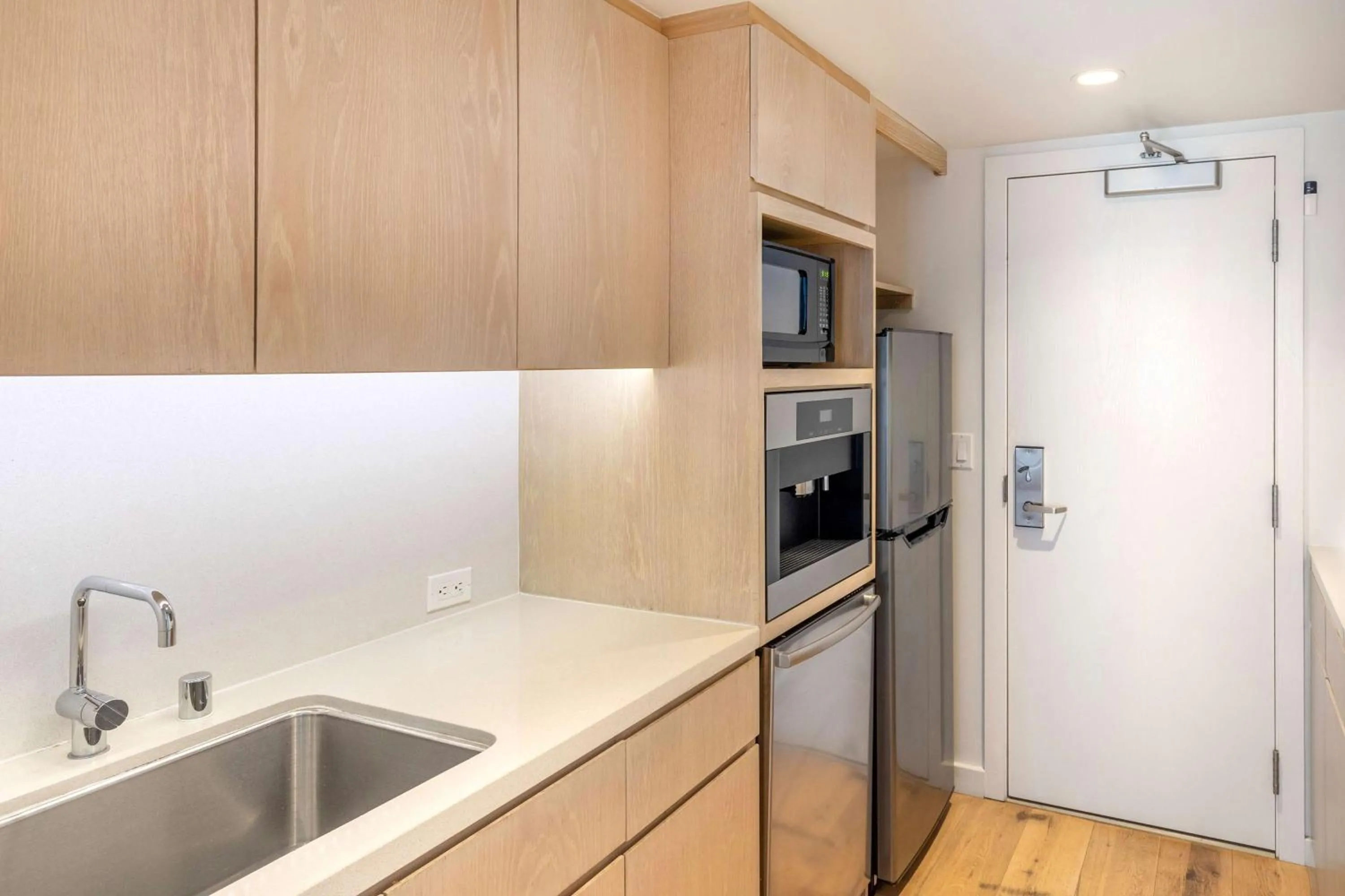 Kitchen or kitchenette in Hilton Vacation Club The Modern Honolulu