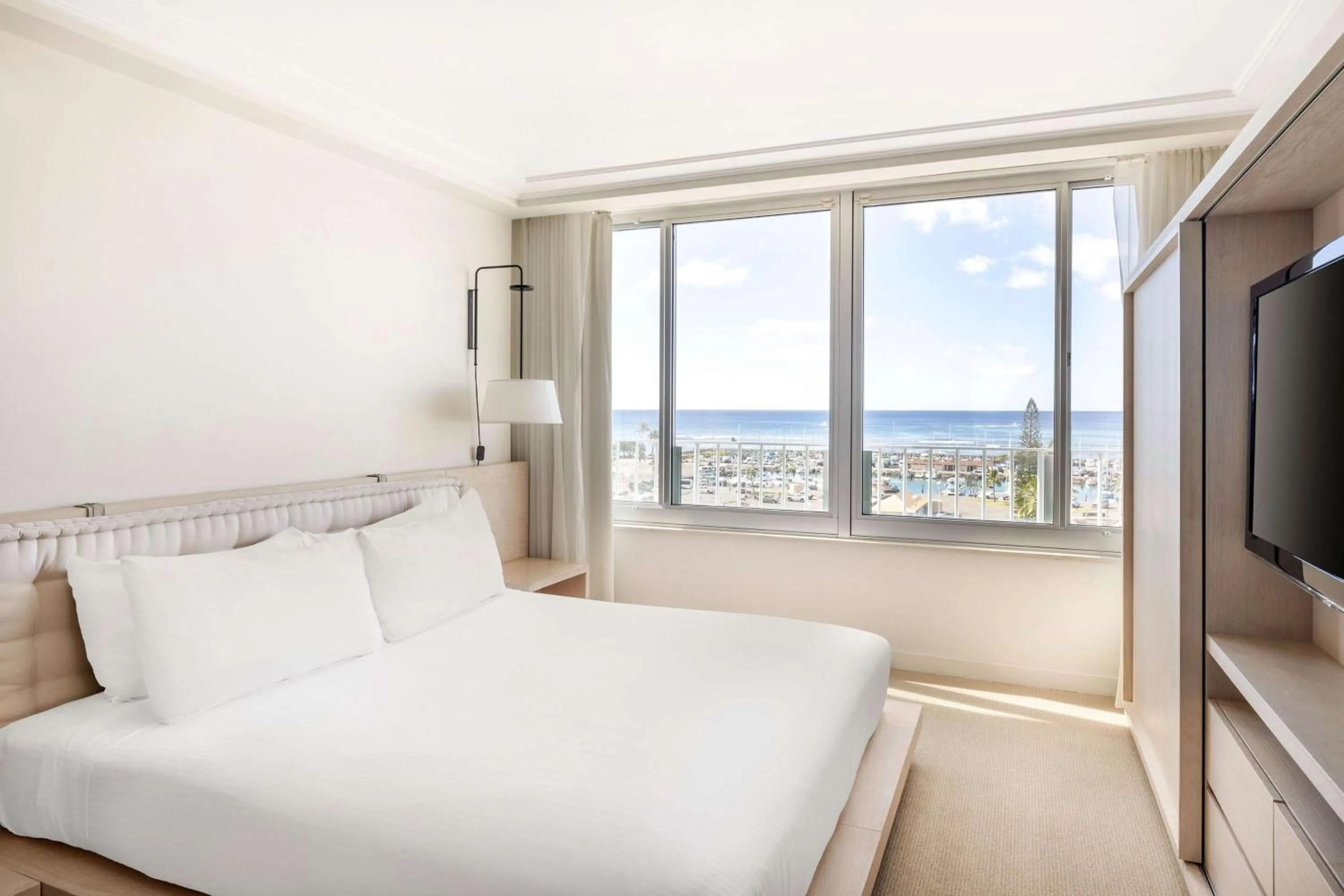 Bed in Hilton Vacation Club The Modern Honolulu