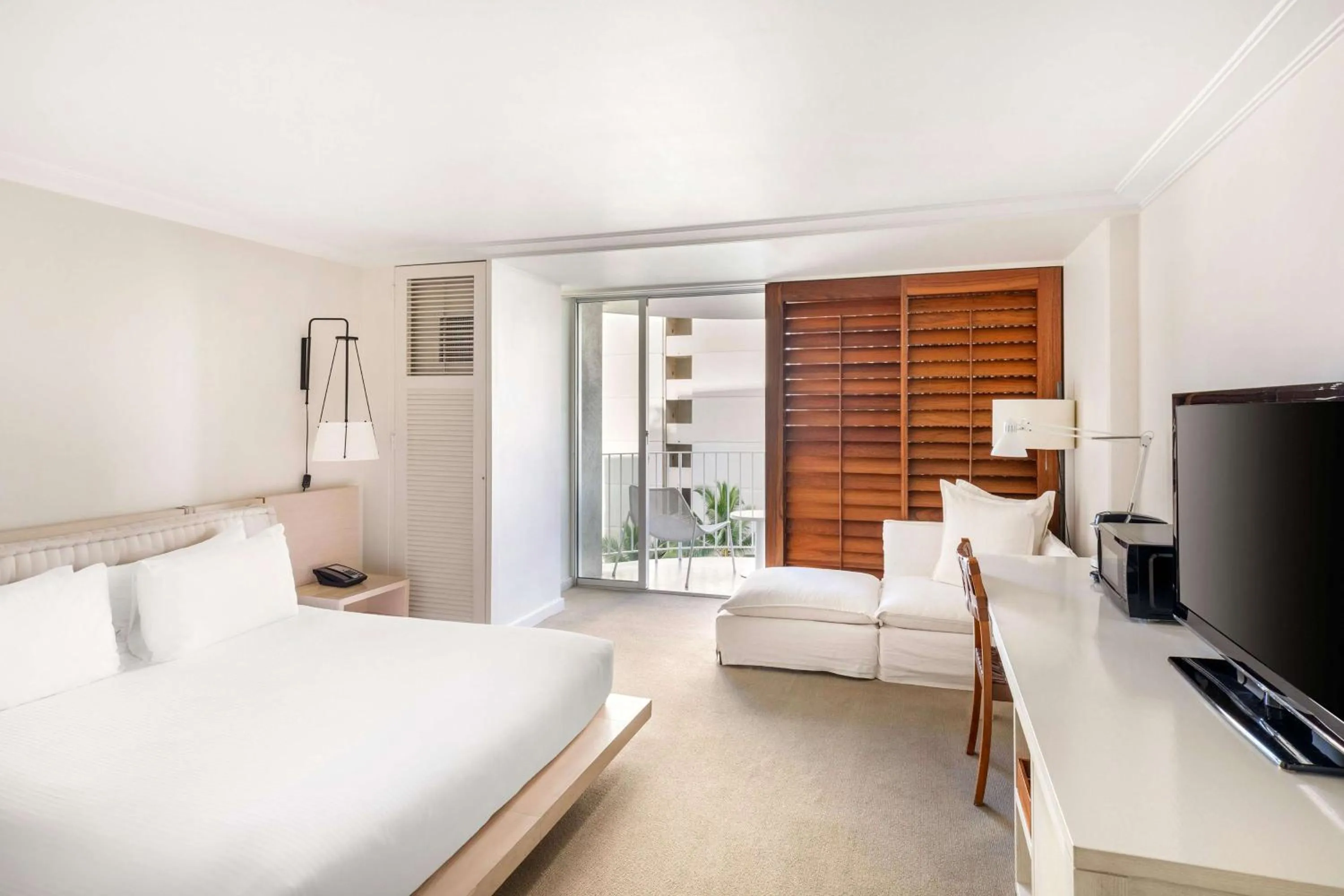 Bed in Hilton Vacation Club The Modern Honolulu