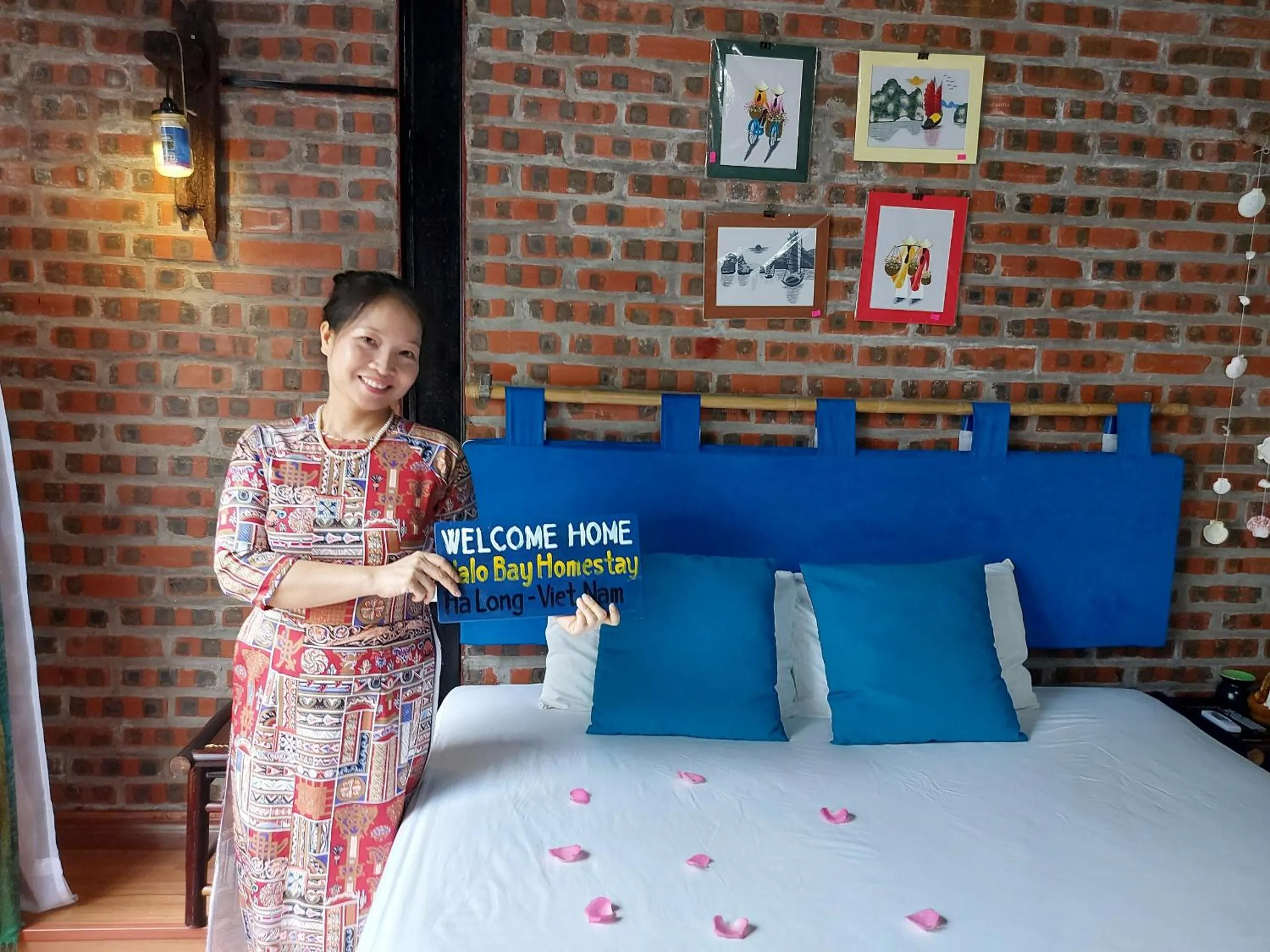 Property building, Bed in Halo Bay Homestay