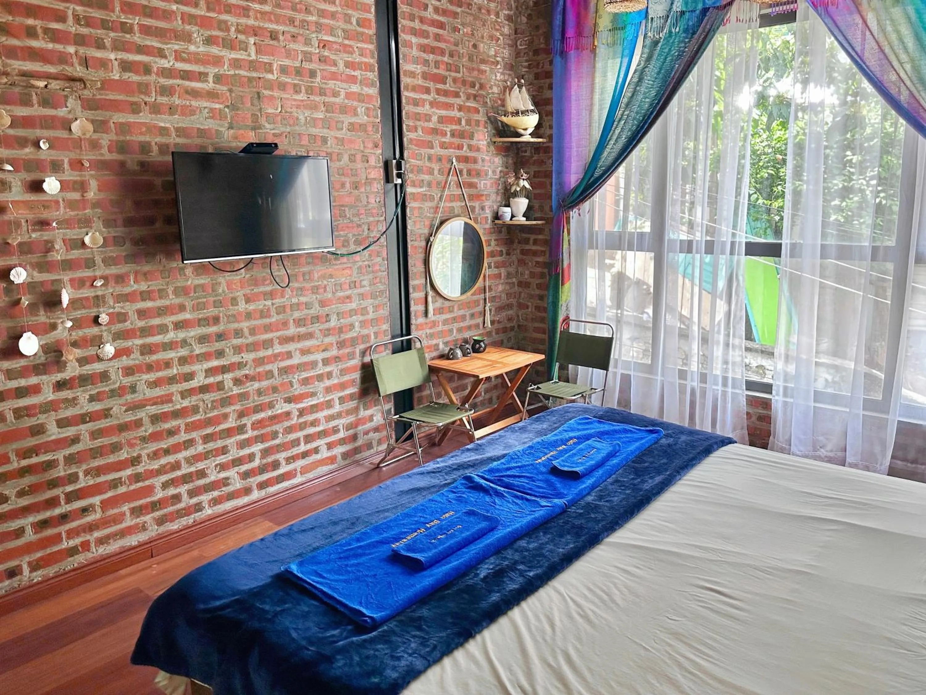 TV and multimedia, Bed in Halo Bay Homestay