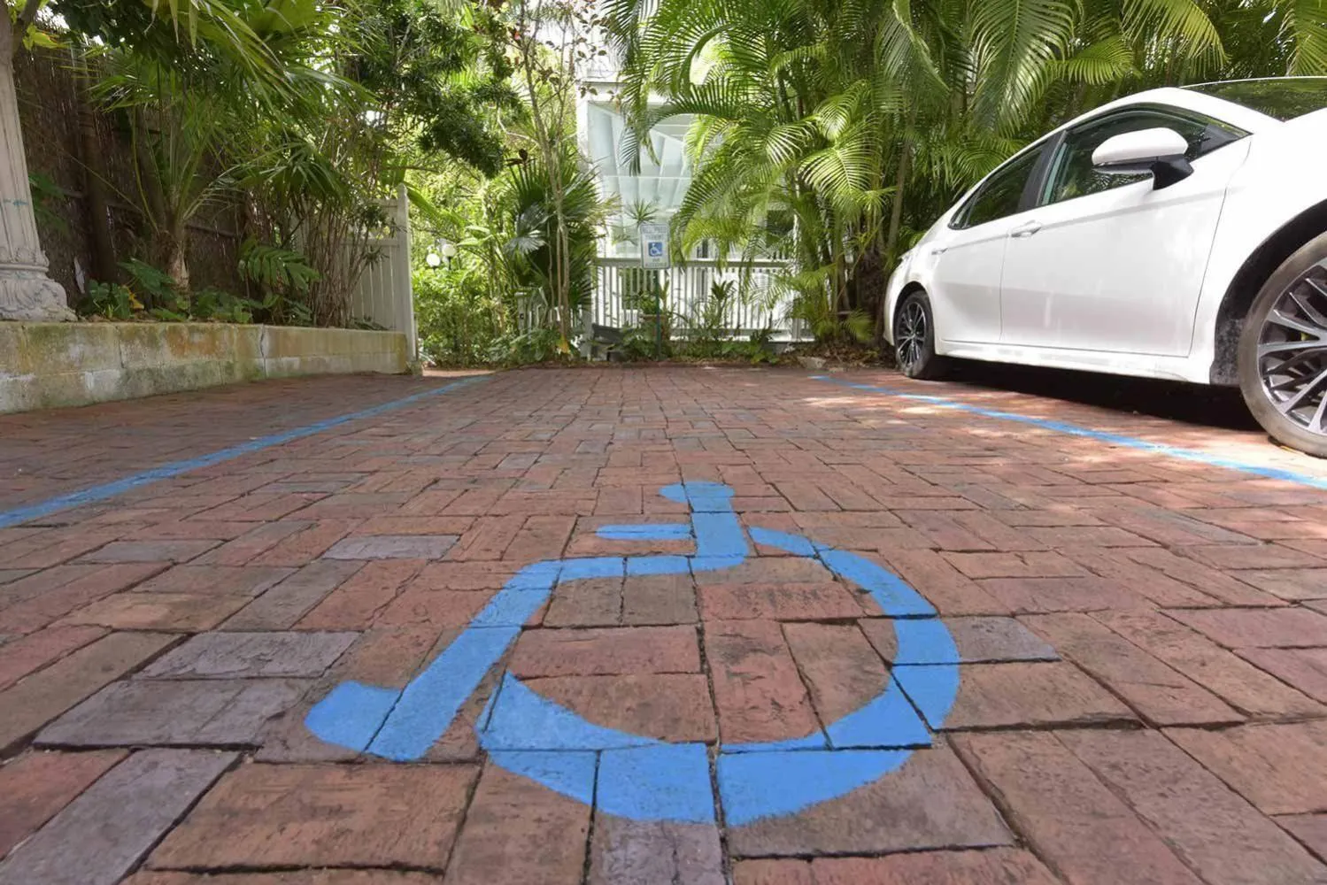 acessibility in The Gardens Hotel