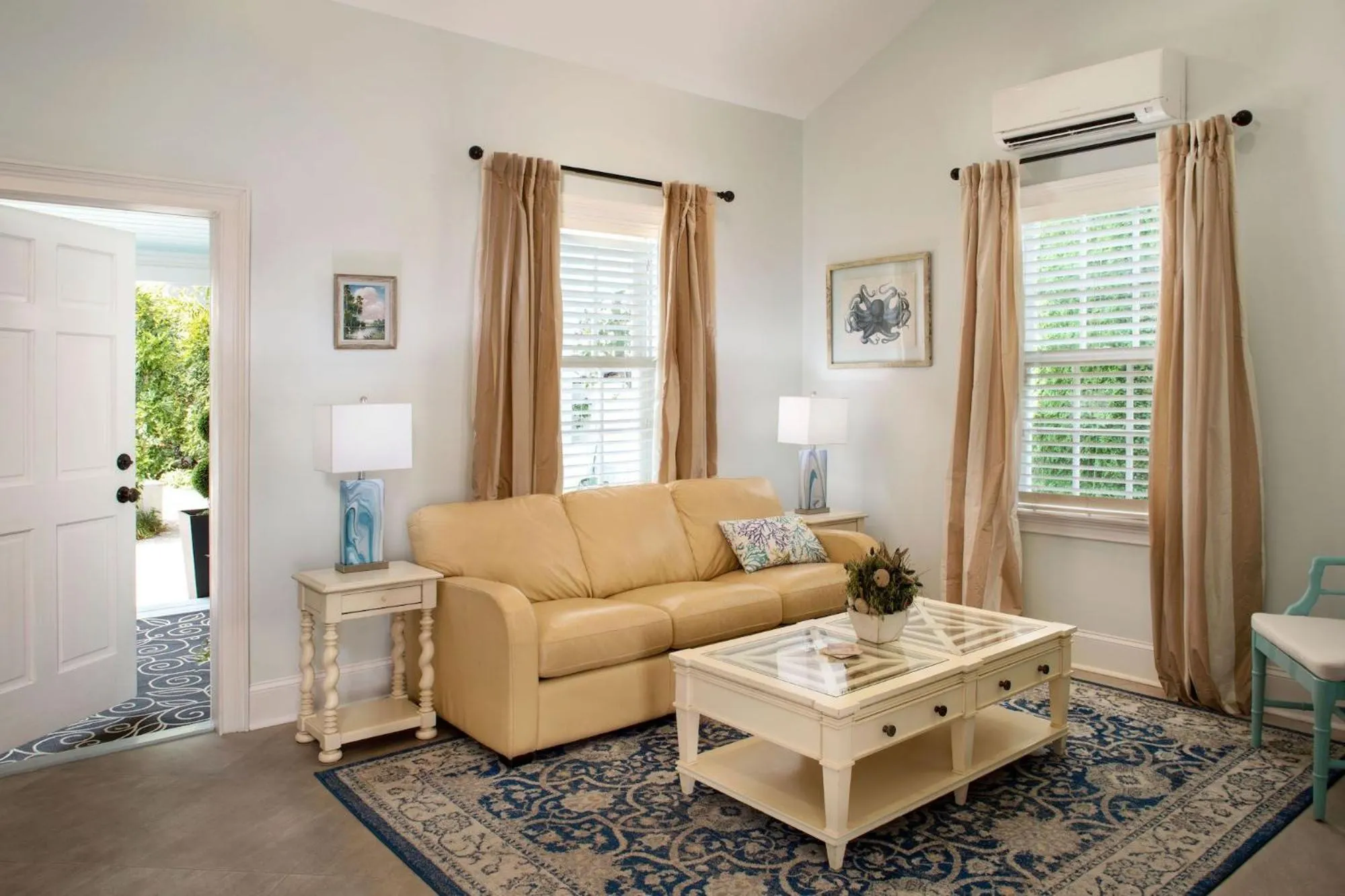 Living room in The Gardens Hotel