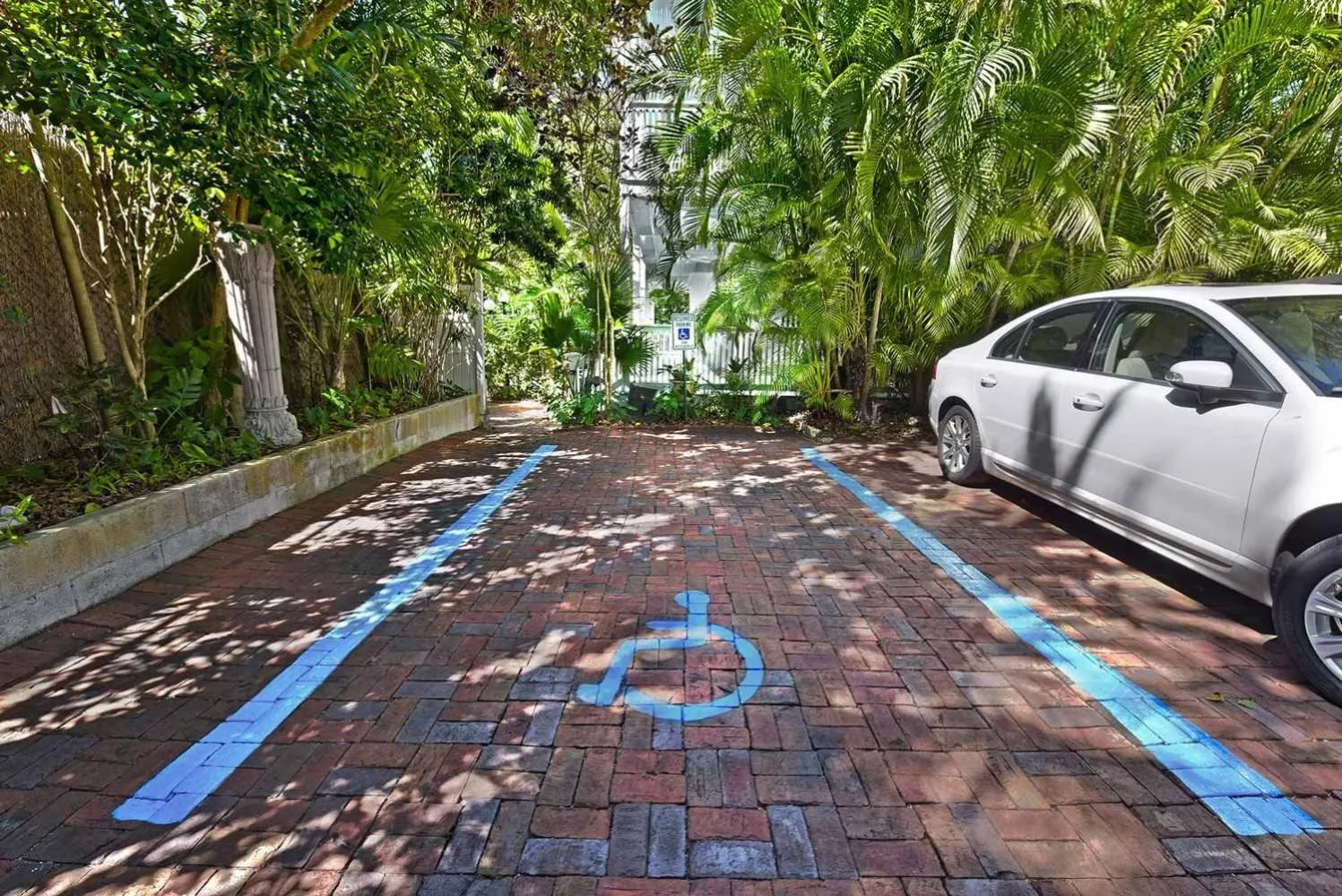 acessibility in The Gardens Hotel