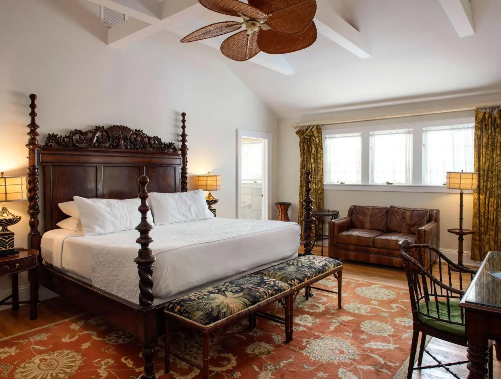 Deluxe King Room in The Gardens Hotel Deluxe King Room in The Gardens Hotel