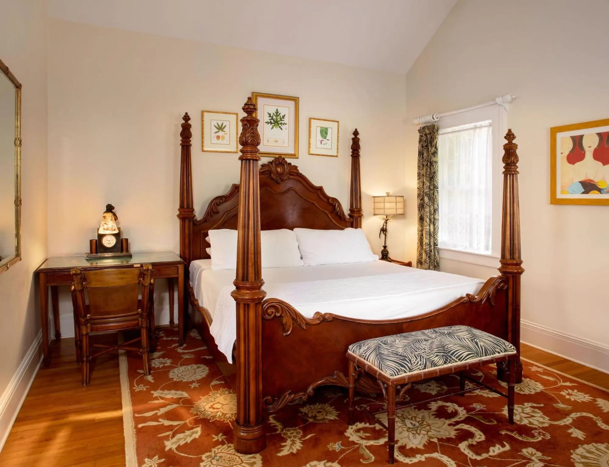 Bedroom, Bed in The Gardens Hotel