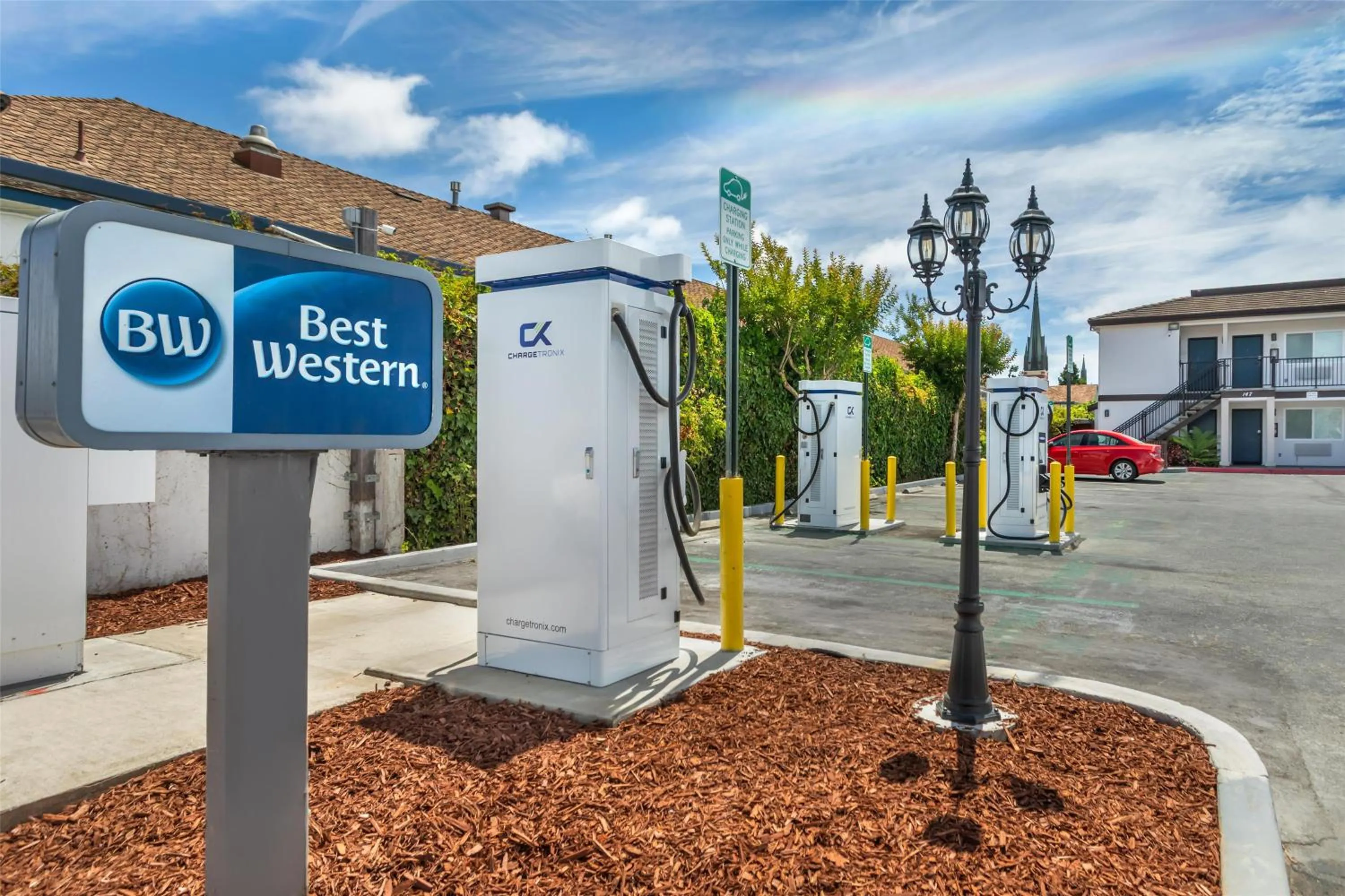 Property building in Best Western Rose Garden Inn