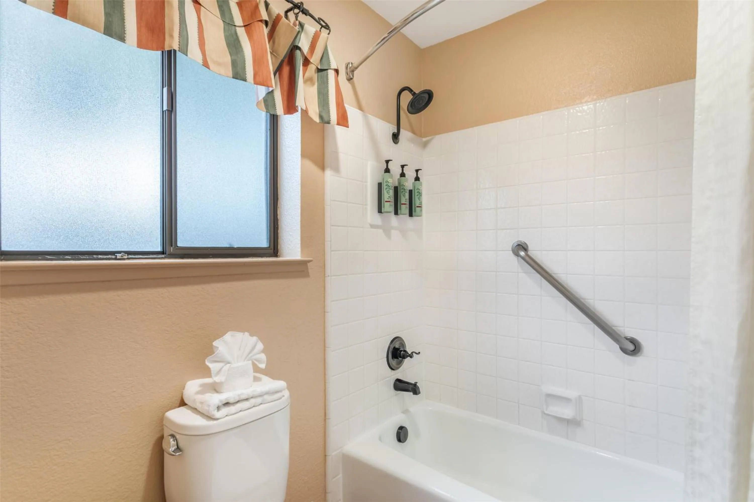 Bathroom in Best Western Rose Garden Inn