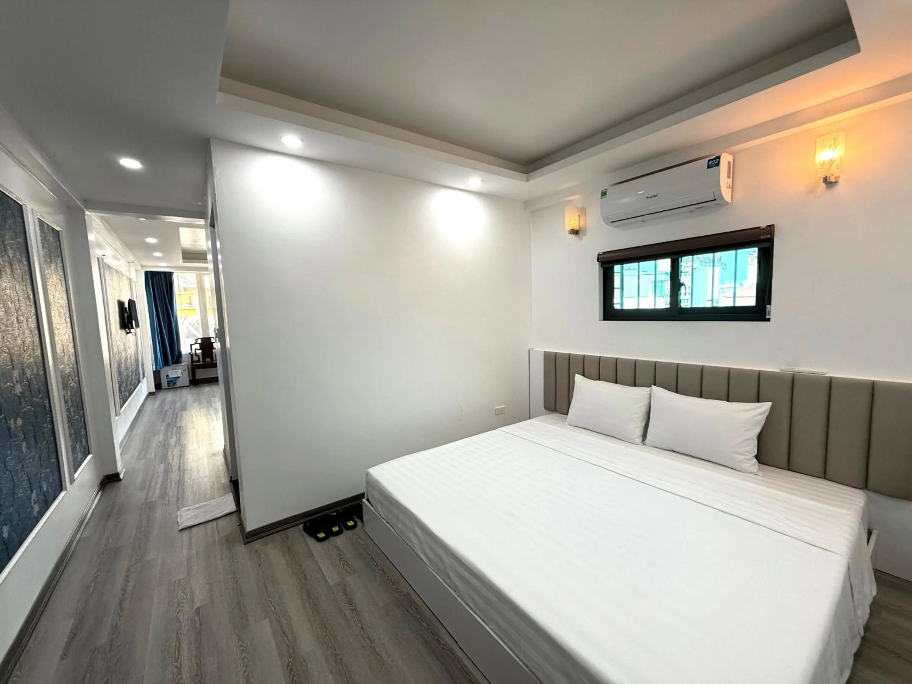 Bed in The Queen Hotel & Spa 2