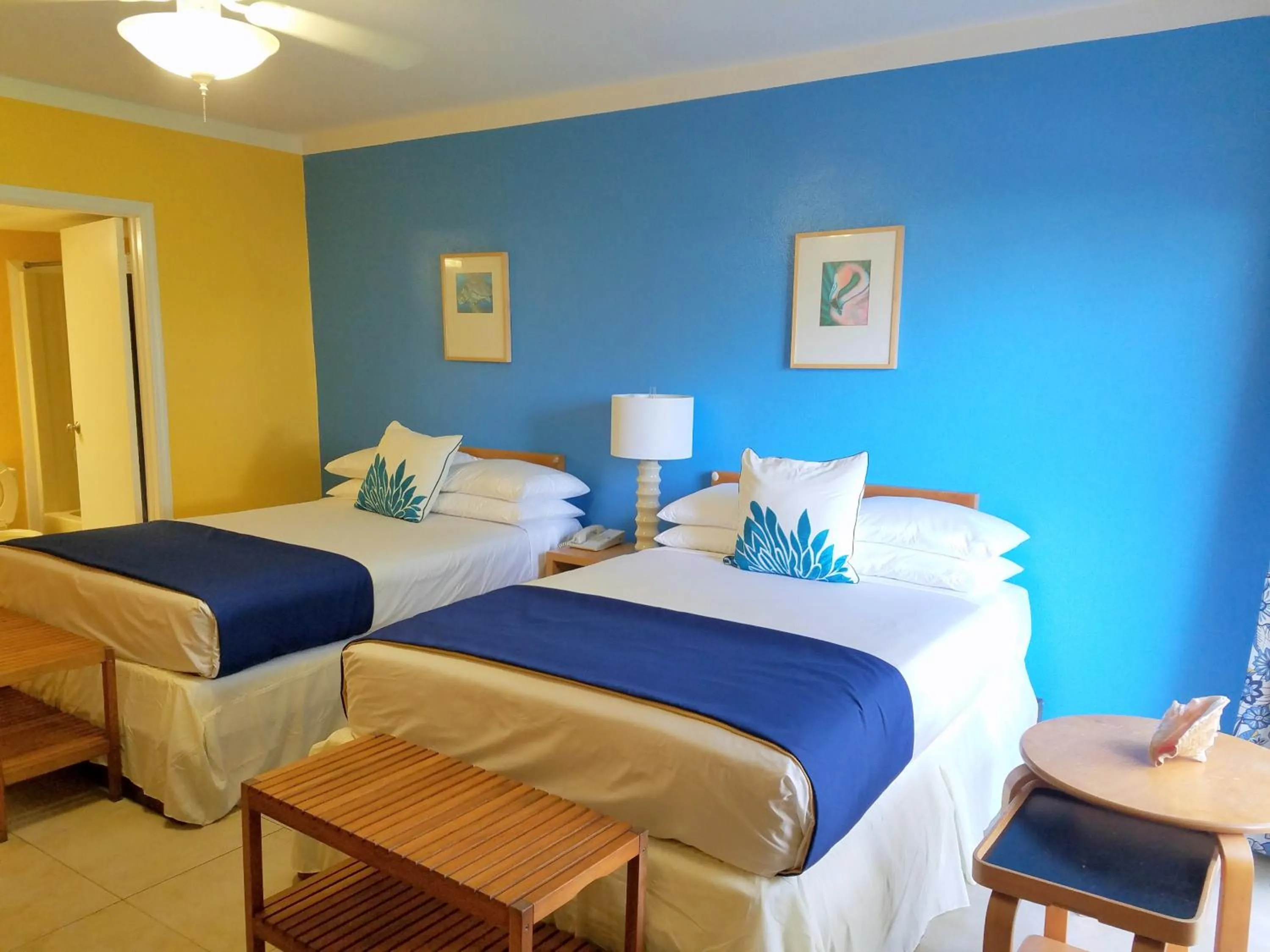 Bed in Flamingo Bay Hotel & Marina