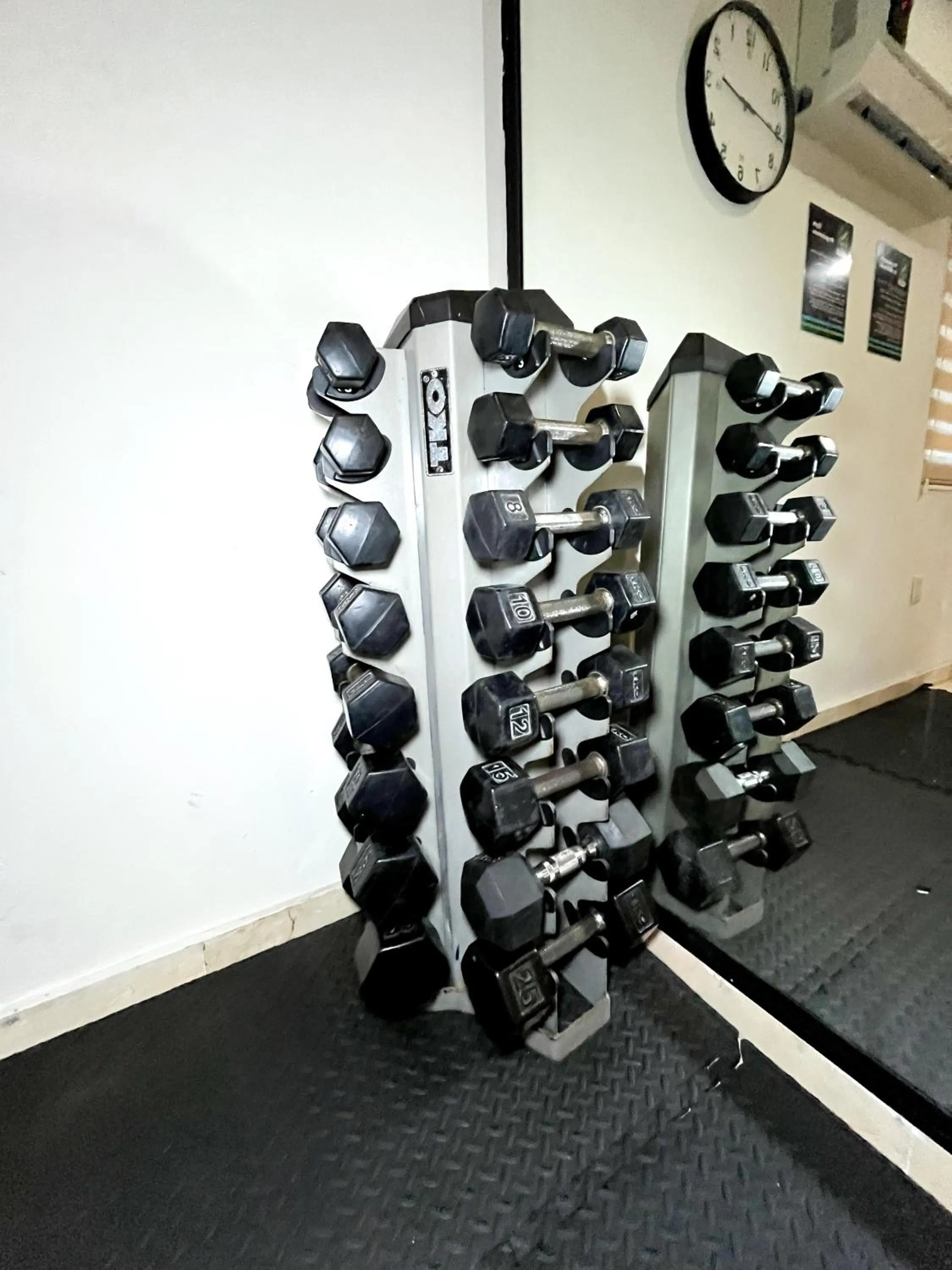 Fitness centre/facilities in Quality Inn Mazatlan