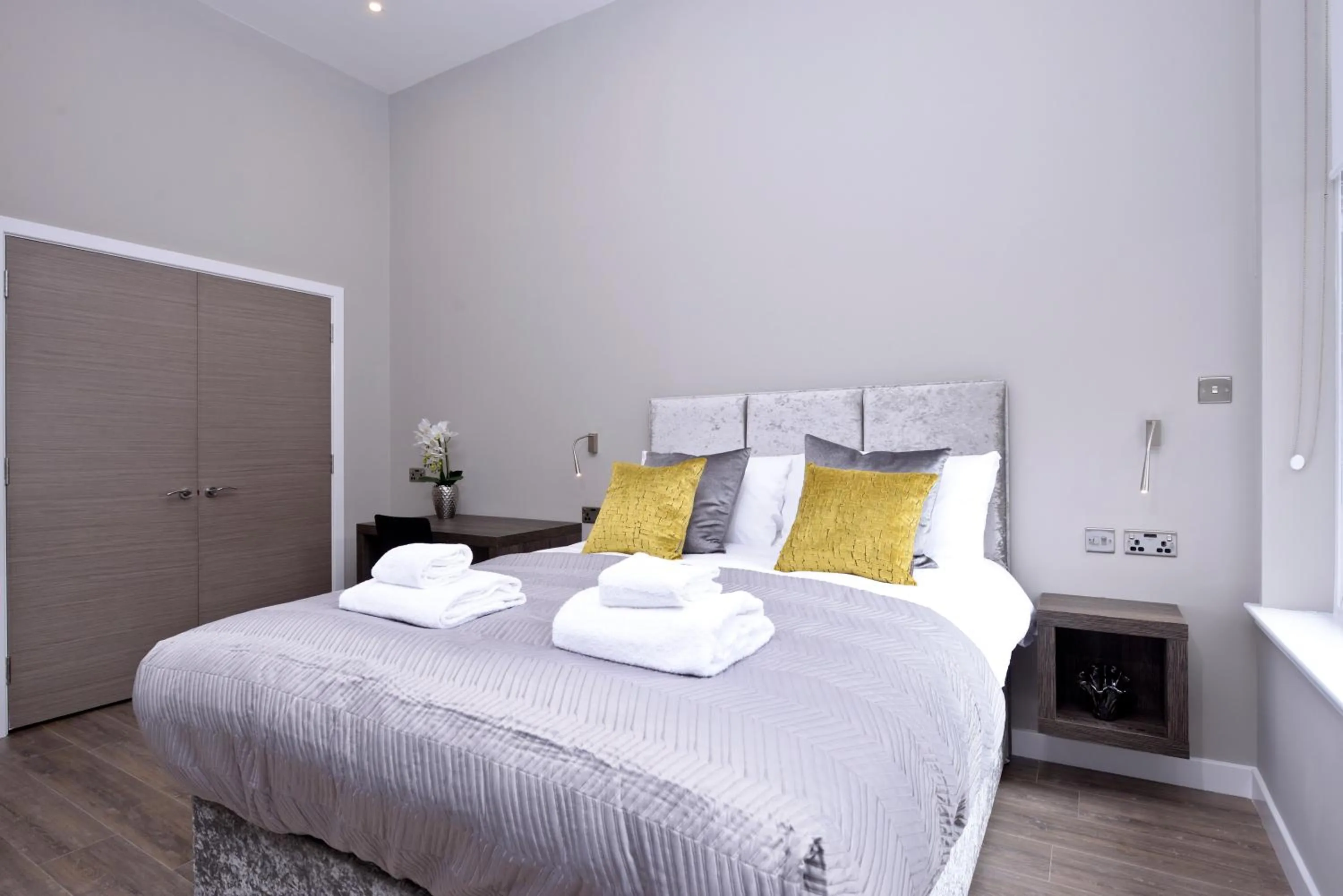 Bed in Nelson Mandela Place Apartments