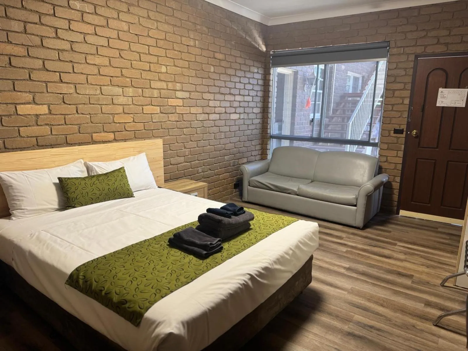 Bed in Albury Classic Motor Inn