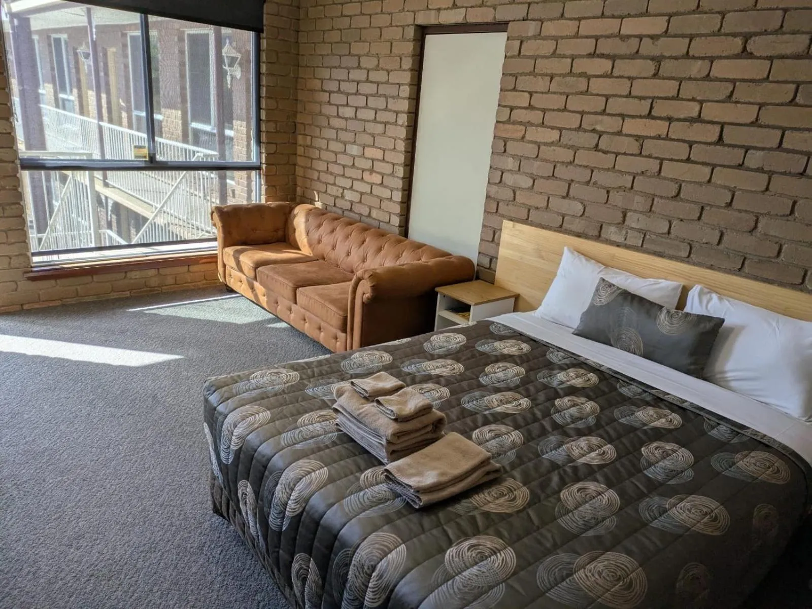 Bed in Albury Classic Motor Inn