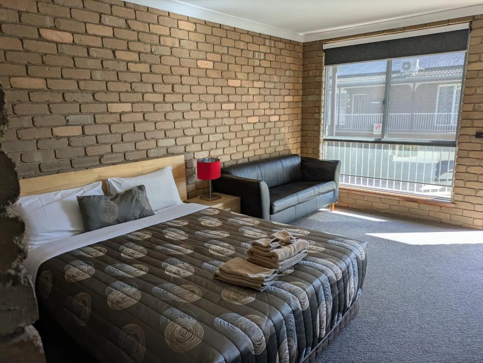 Bed in Albury Classic Motor Inn