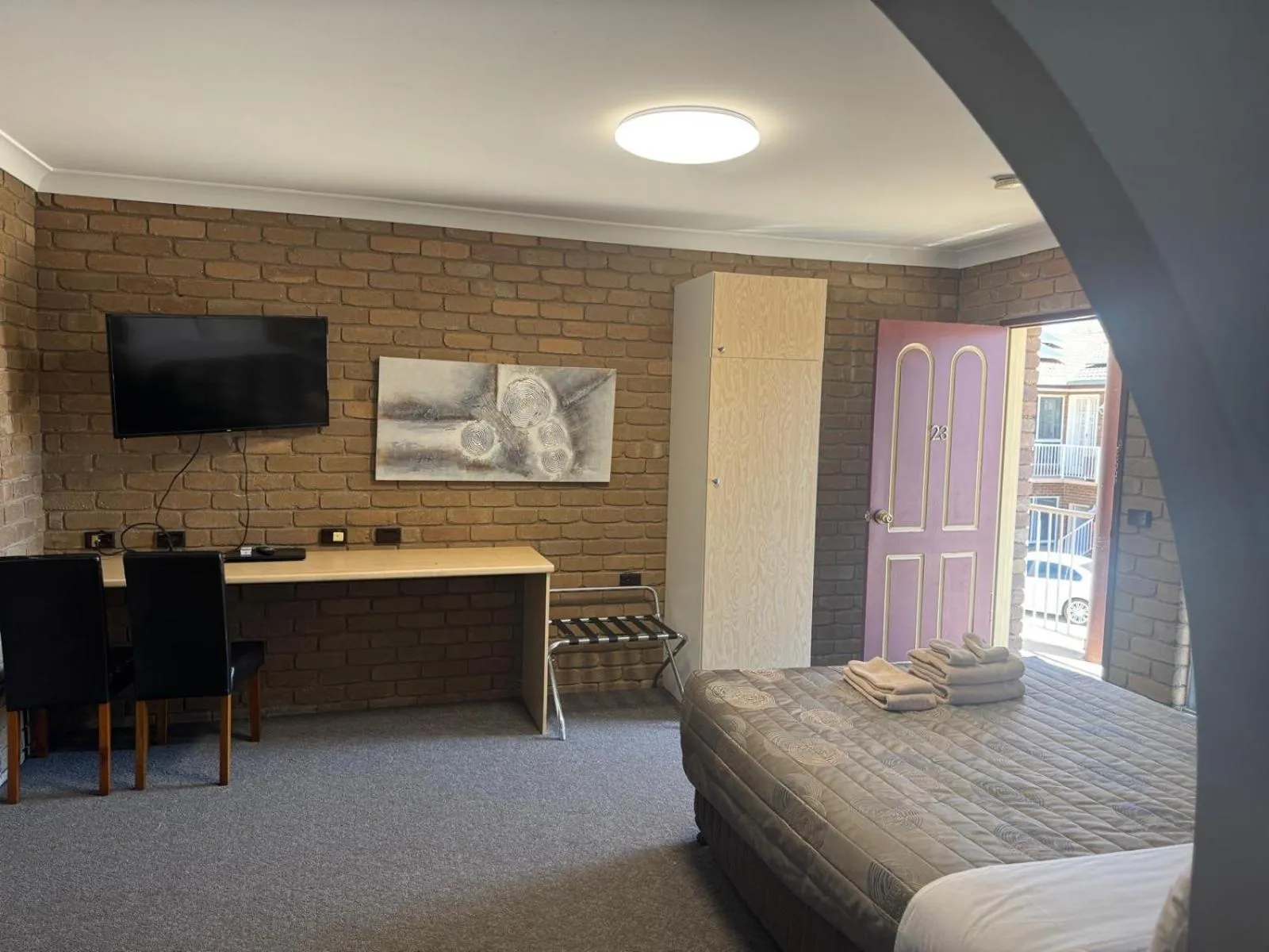 Bed in Albury Classic Motor Inn