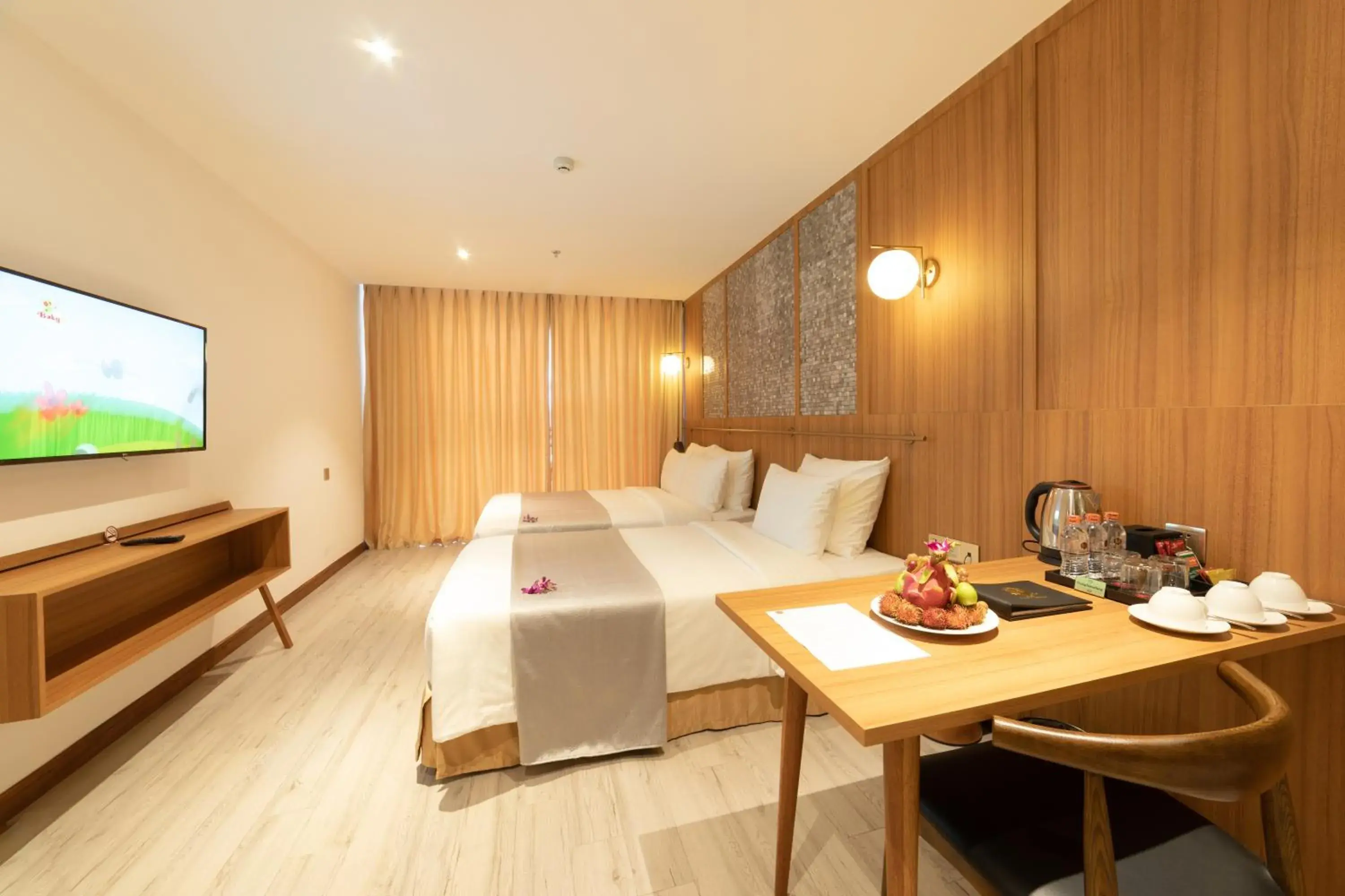 Deluxe Triple Room in Majestic Premium Hotel Deluxe Triple Room in Majestic Premium Hotel