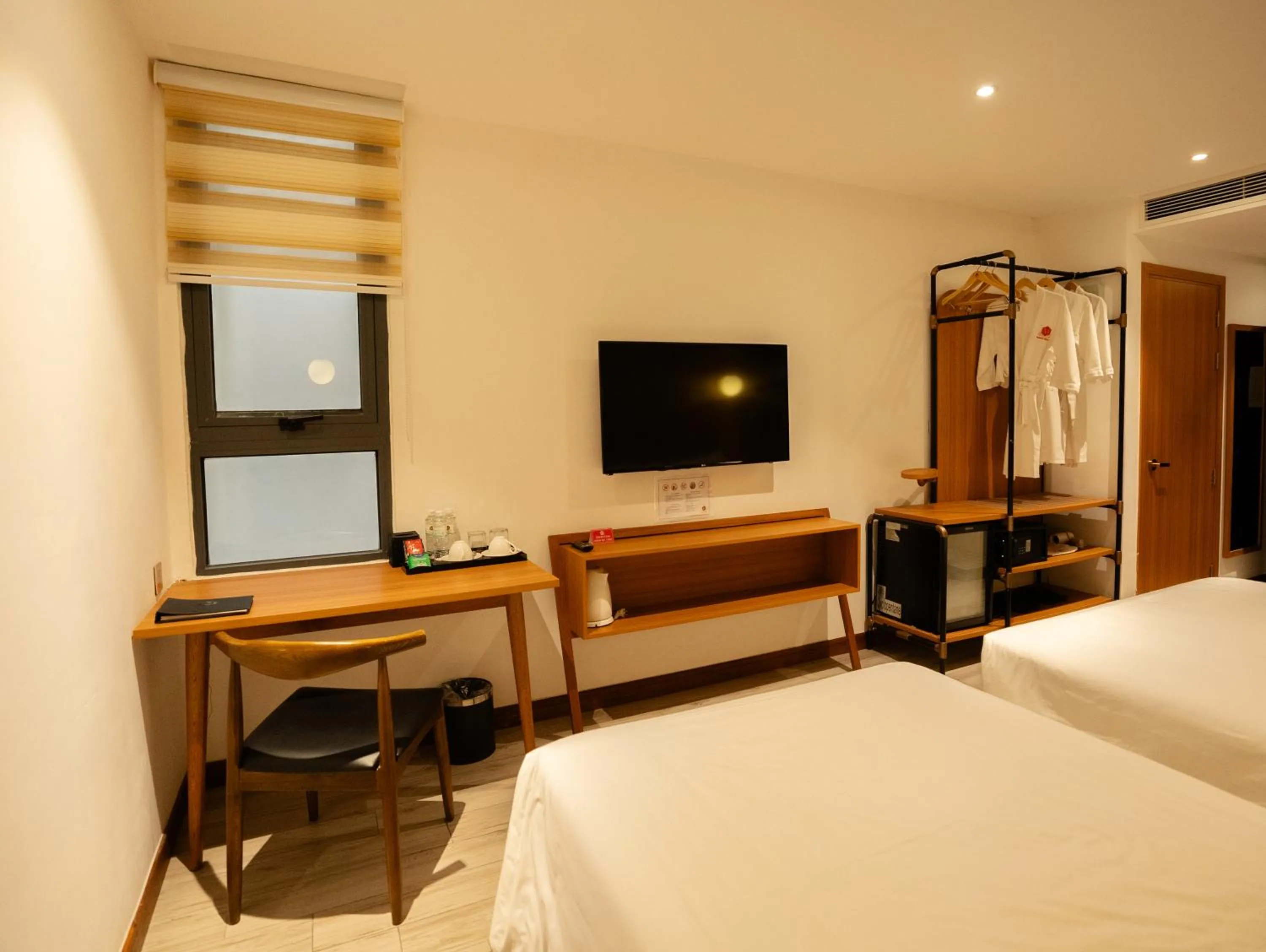 Bedroom, Bed in Majestic Premium Hotel