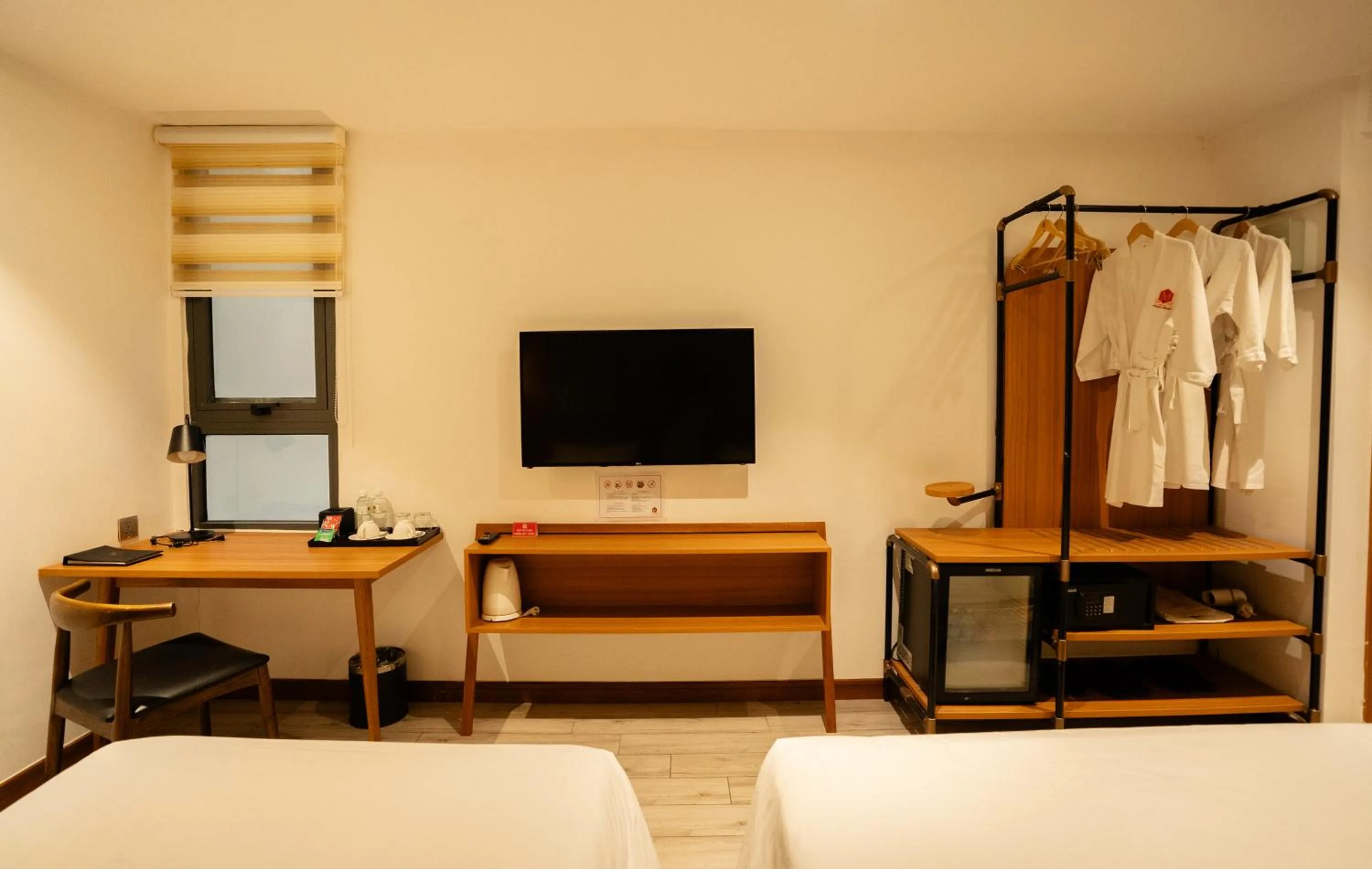 Bedroom, Bed in Majestic Premium Hotel