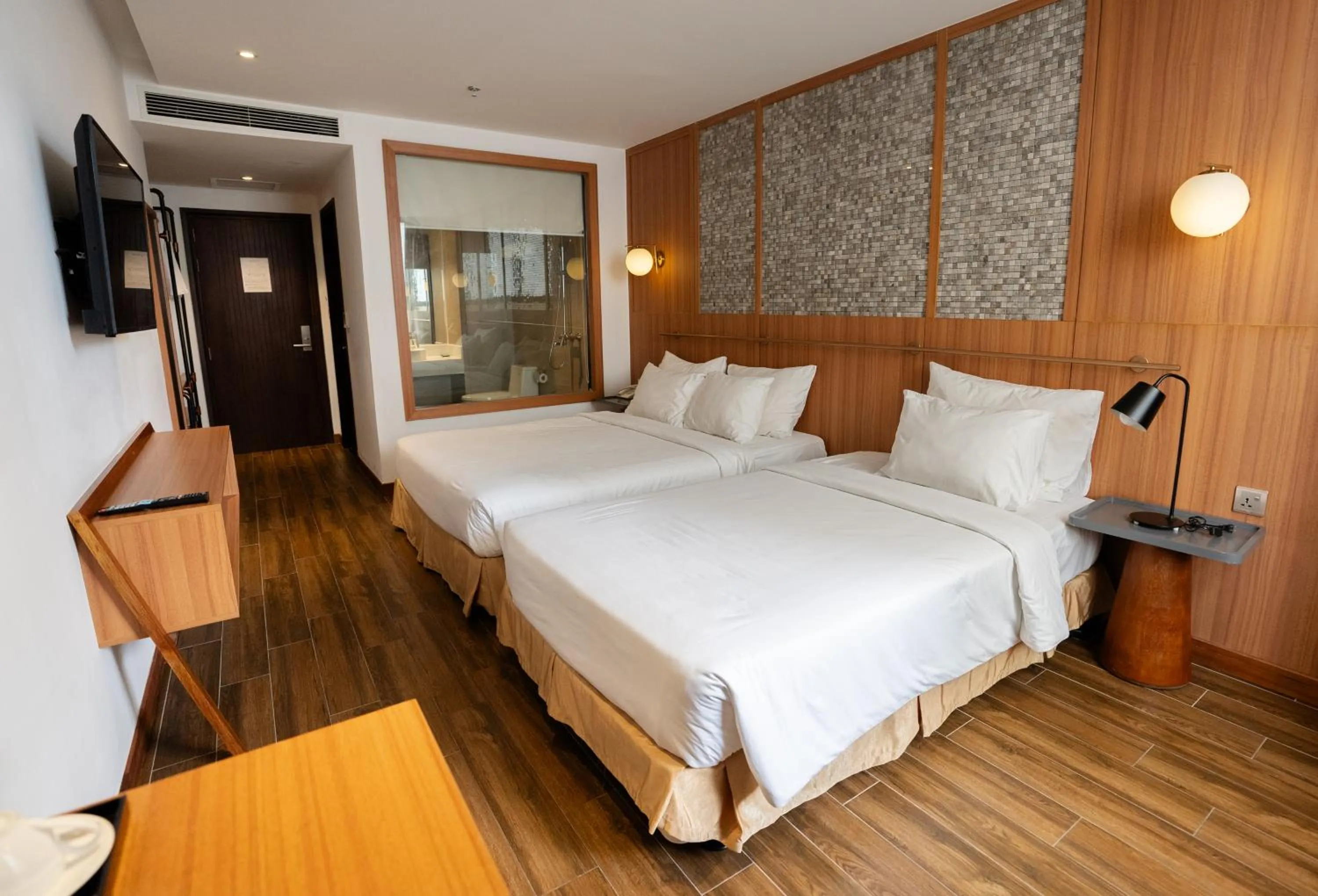 Bedroom, Bed in Majestic Premium Hotel