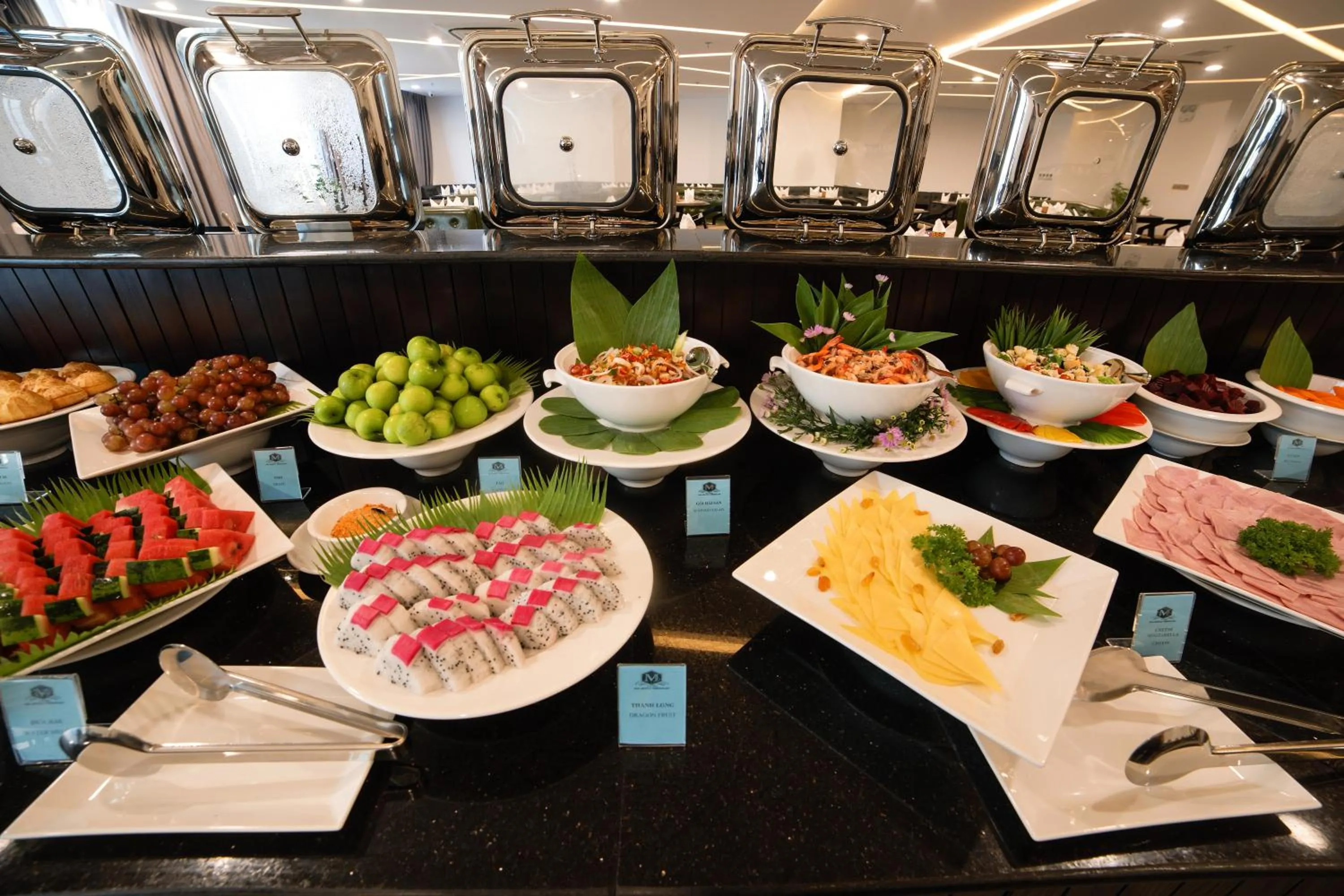 Restaurant/places to eat in Majestic Premium Hotel