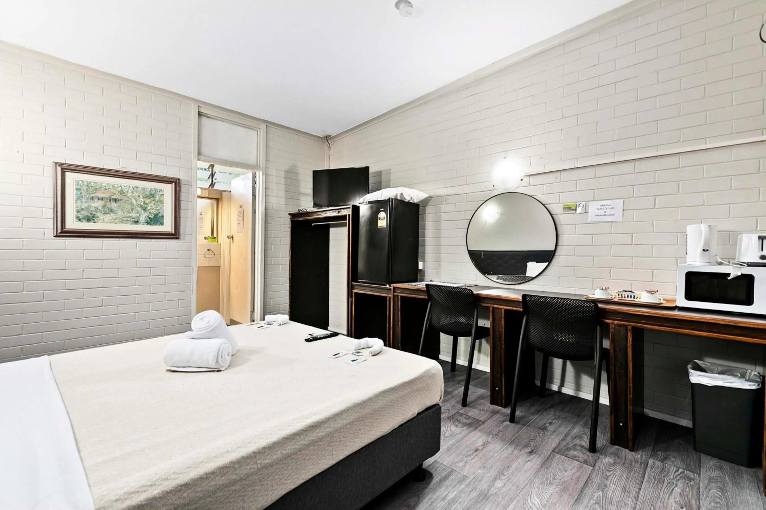 Bedroom, Bed in Arkana Motel