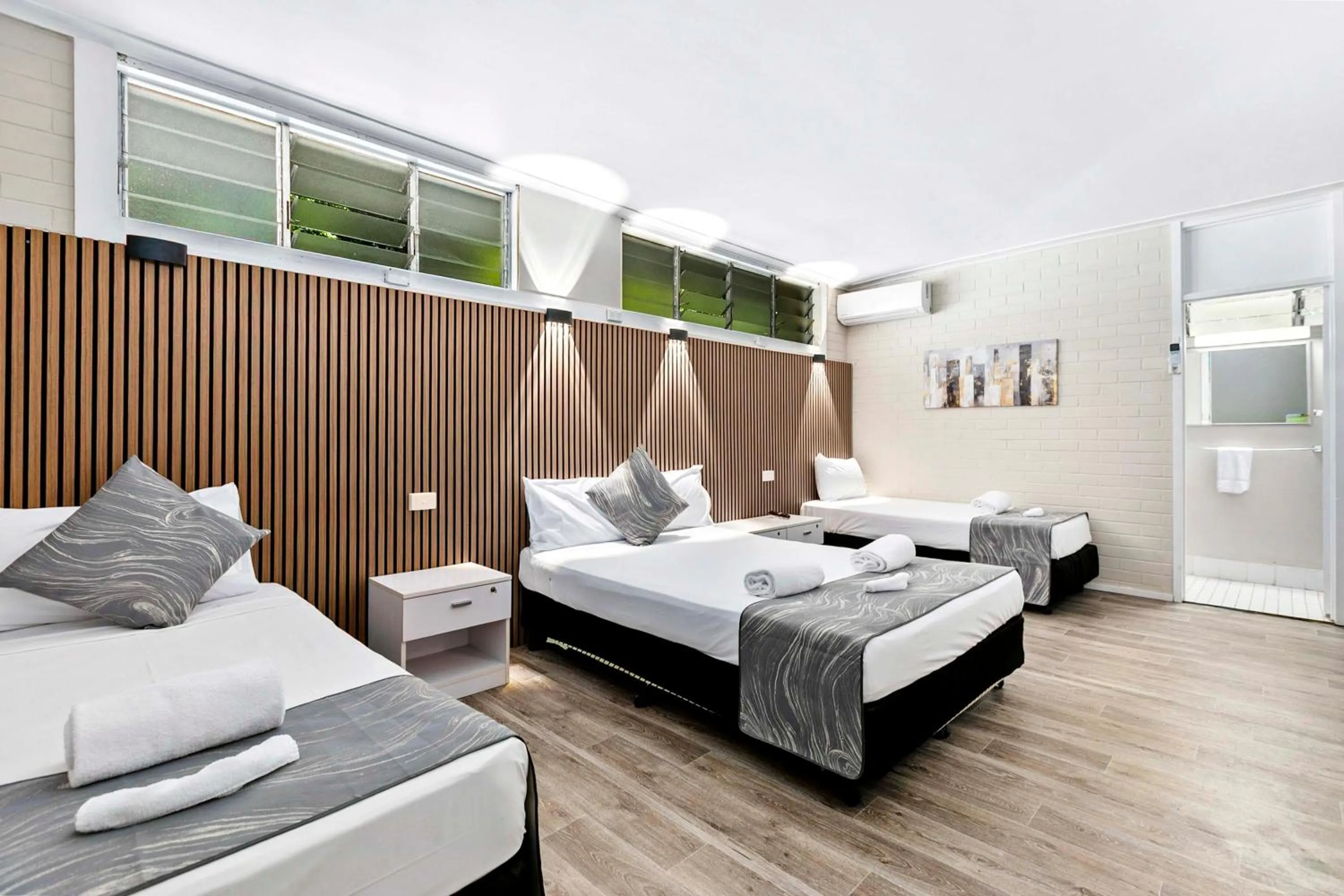 Bedroom, Bed in Arkana Motel Maryborough, SureStay Collection by Best Western