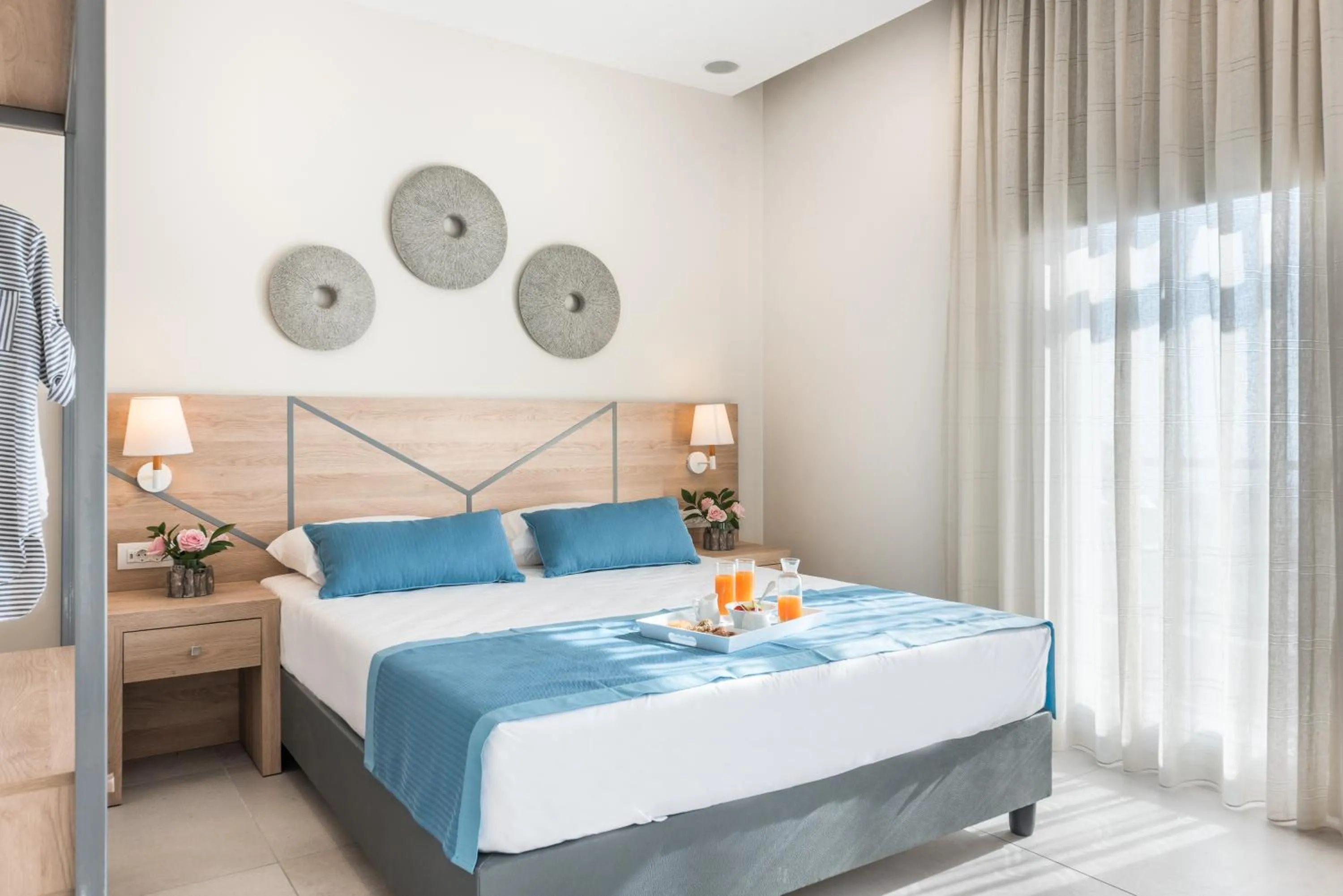 TV and multimedia, Bed in Santorini Main Square