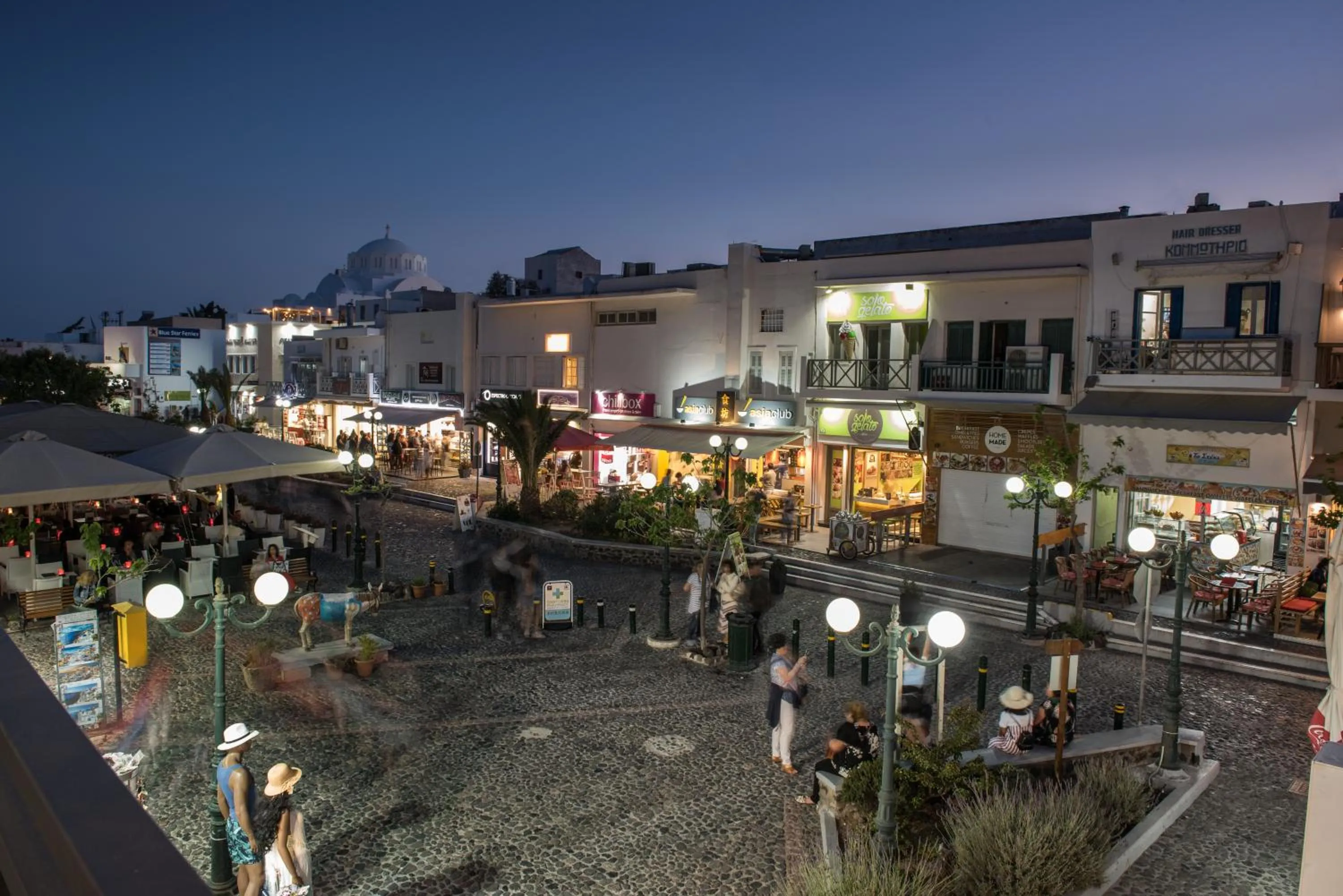 Time of day in Santorini Main Square