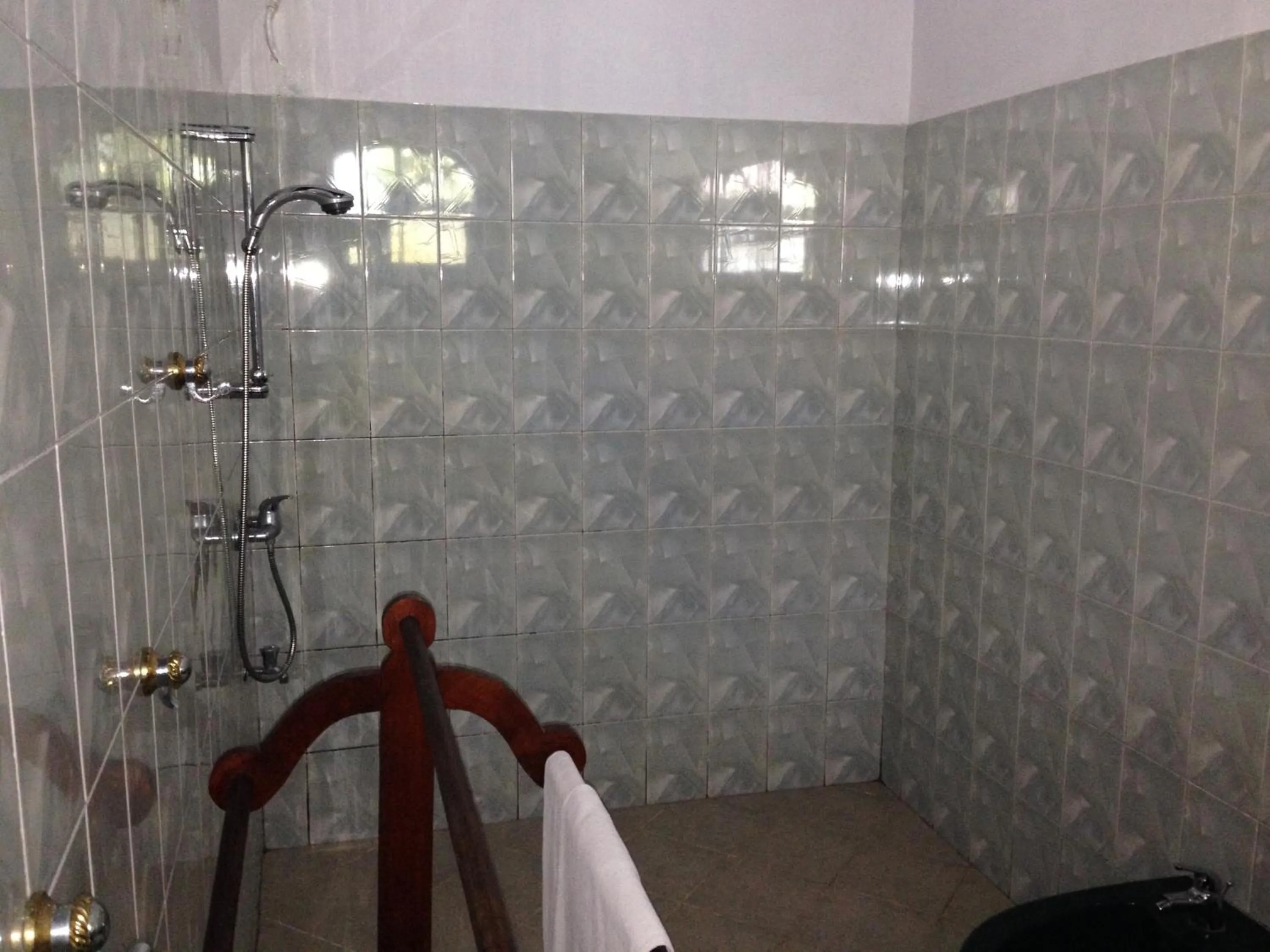 Bathroom in Wunderbar Beach Hotel