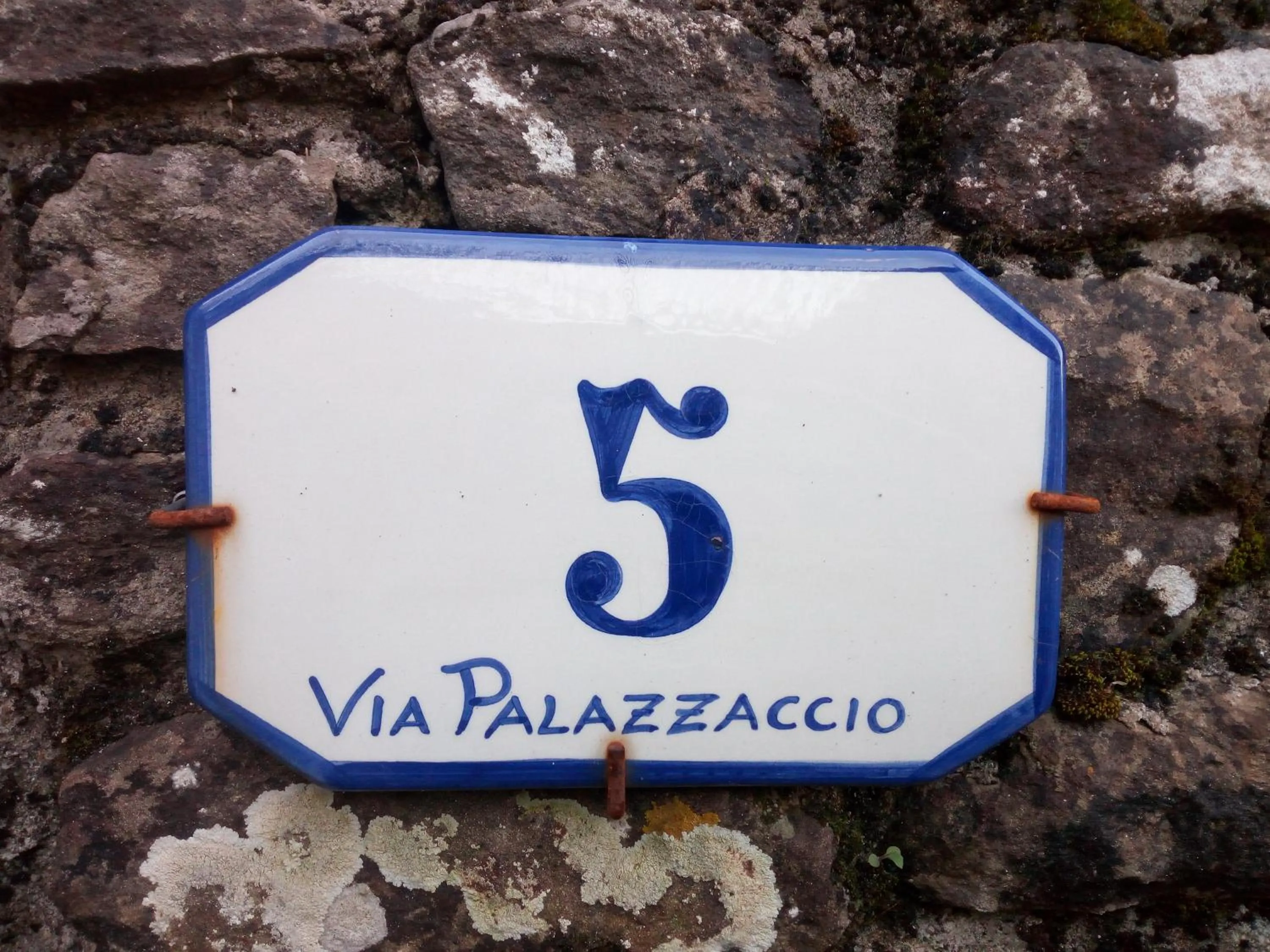 Property building in Rocca Palazzaccio