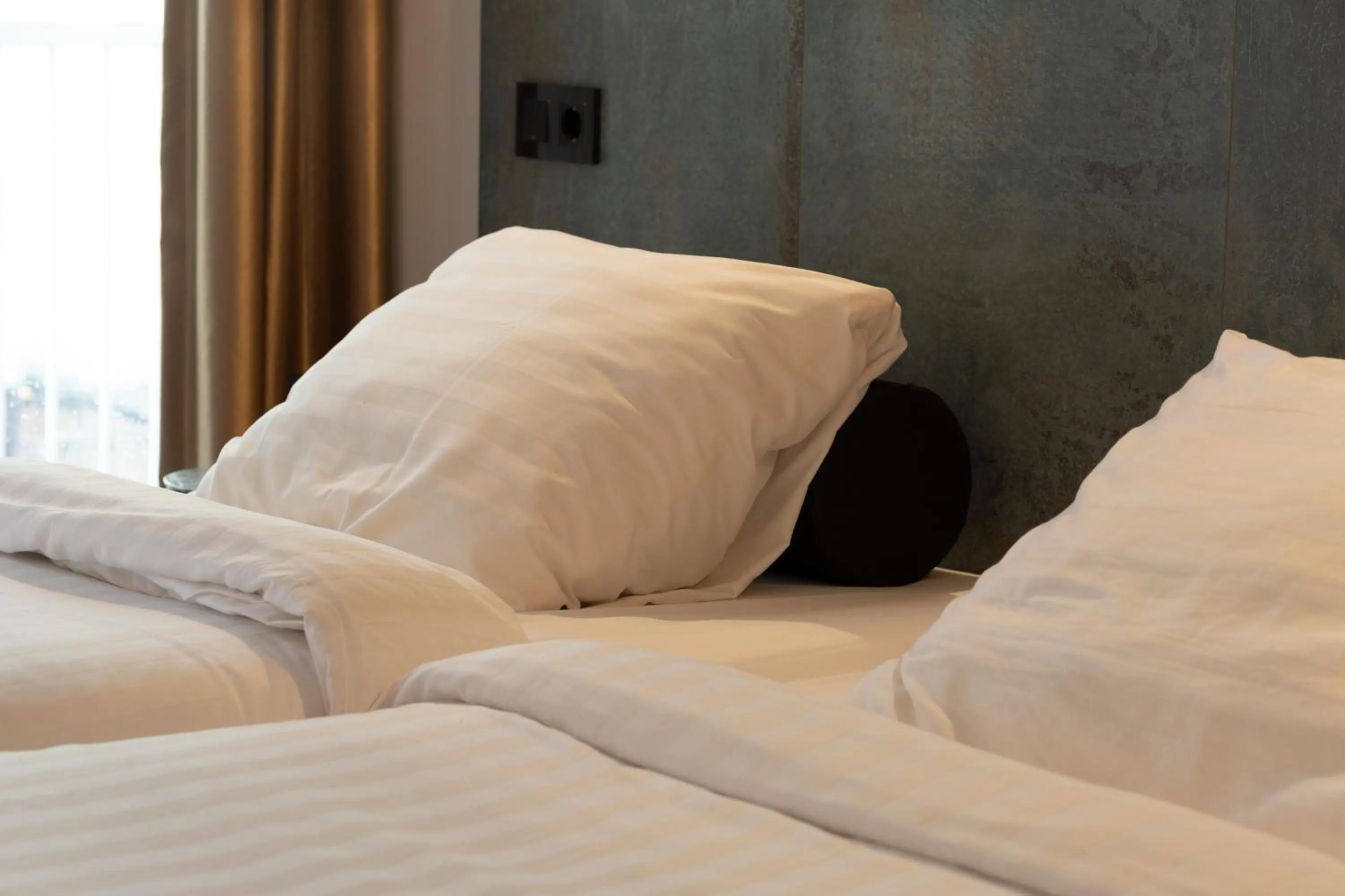 Bed in Midtown Hotel Twin Studio