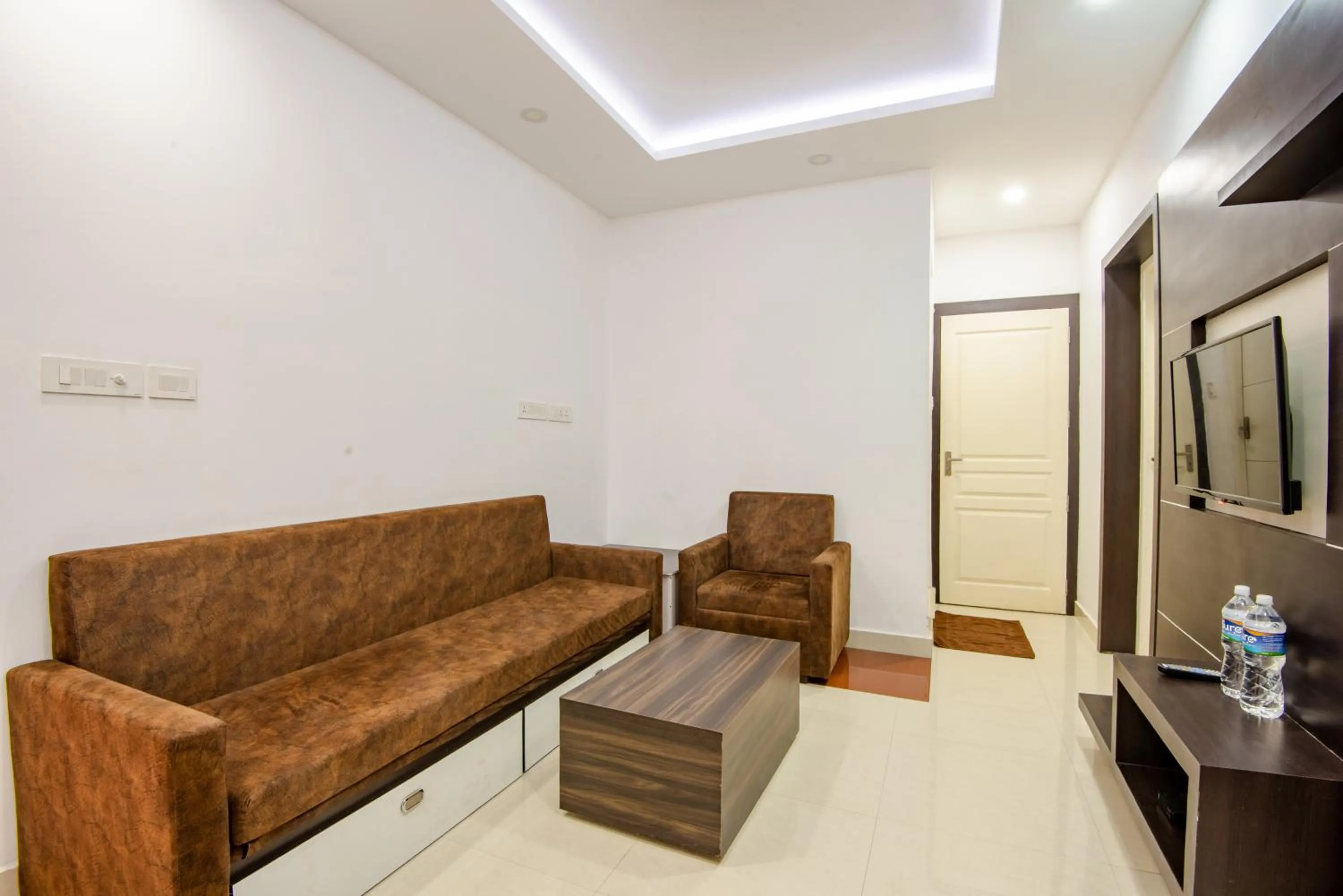 Daan Ambalath Maple Leaves