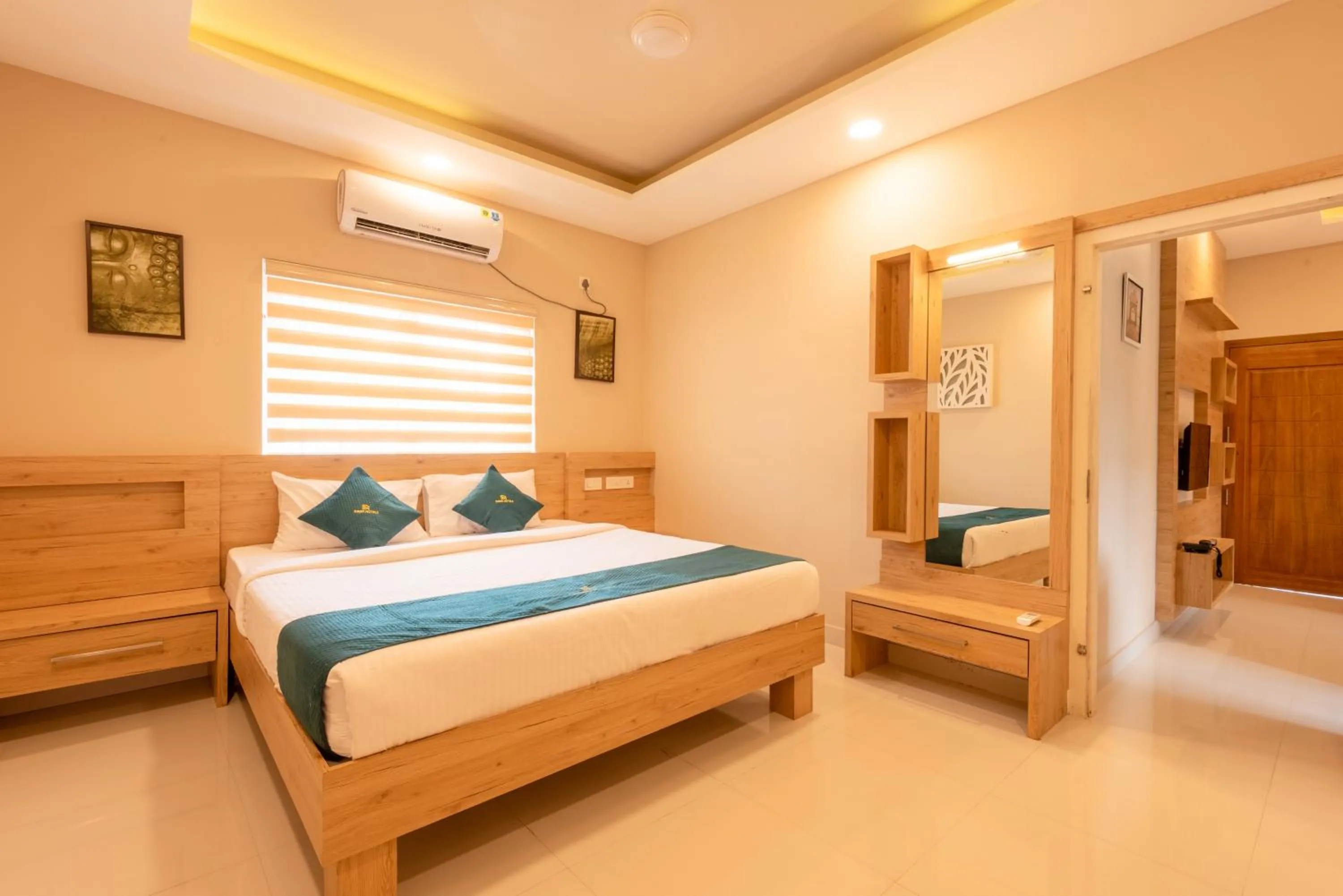 Bed in Daan Ambalath Maple Leaves