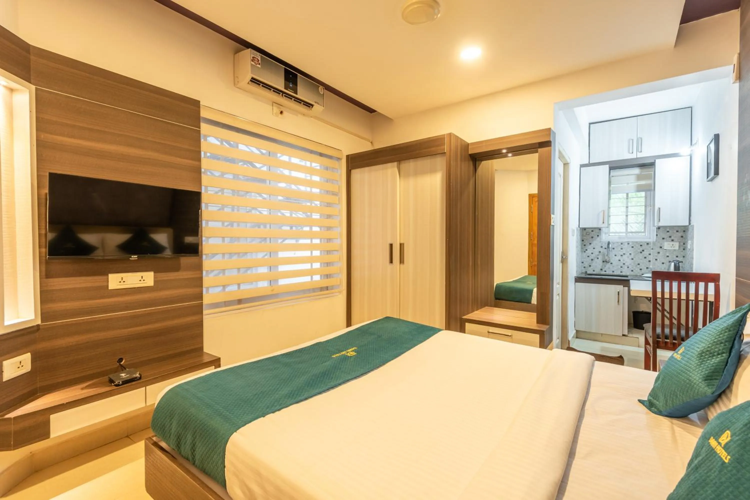 Bed in Daan Ambalath Maple Leaves