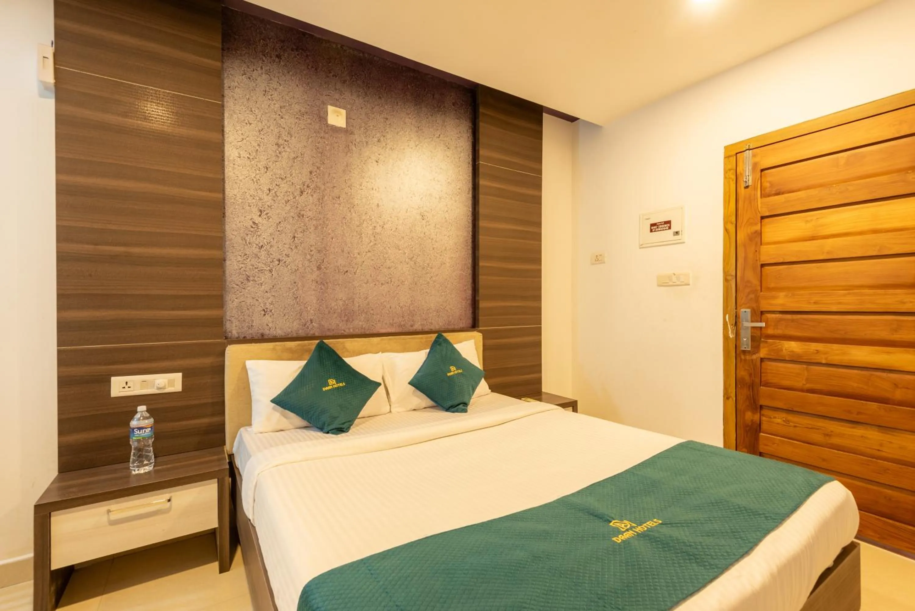 Bed in Daan Ambalath Maple Leaves